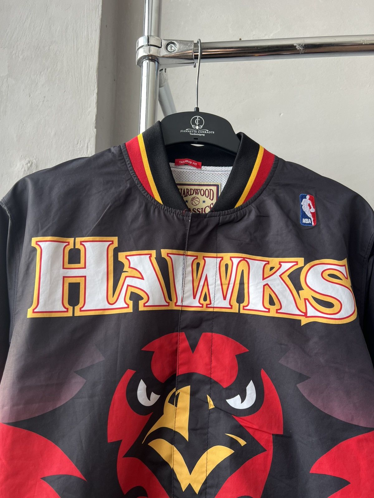 Mitchell & Ness RARE 1995/96 ATLANTA HAWKS MITCHELL&NESS NBA BOMBER JACKET L Size US L / EU 52-54 / 3 - 4 Thumbnail