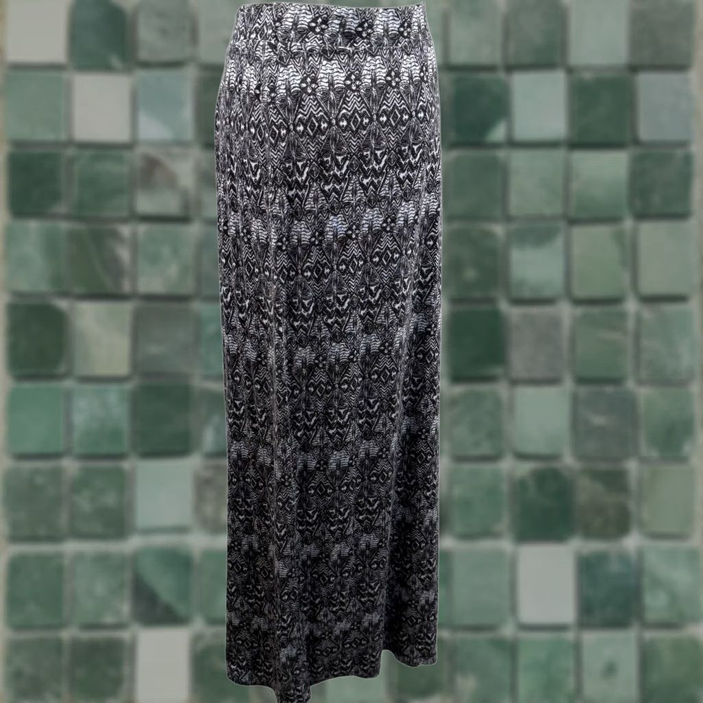 Gloria Vanderbilt Gloria Vanderbilt Maxi Skirt Geometric Ikat Print Slit Jersey Black White Multicolor Women M Slit Resort Vacation Boho Chic Office Travel Women Size 32" / US 10 / IT 46 - 1 Thumbnail