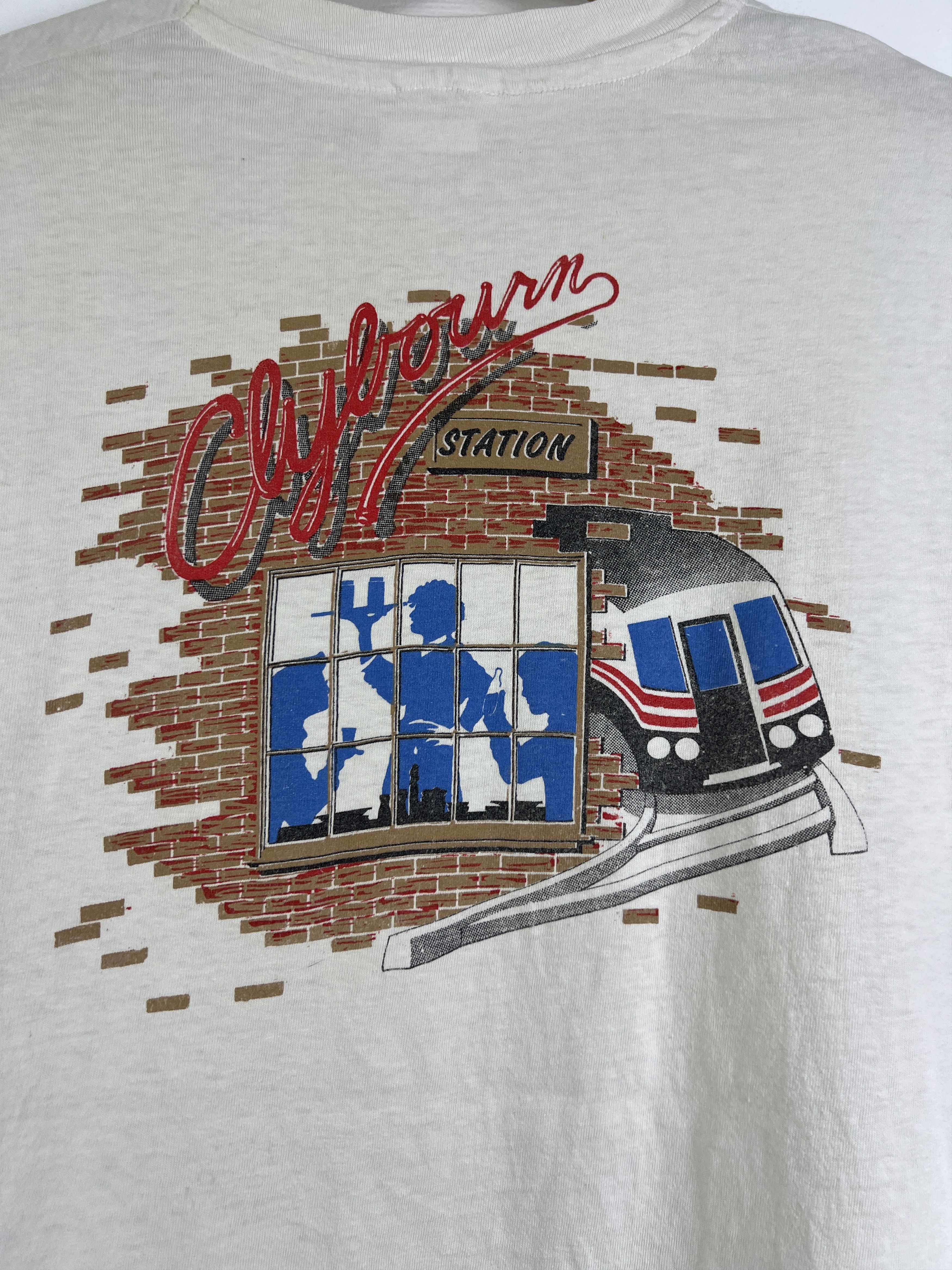 Vintage No.4723 Vintage 90s Graphic Tee Clybourn Train Station Size US XL / EU 56 / 4 - 2 Thumbnail