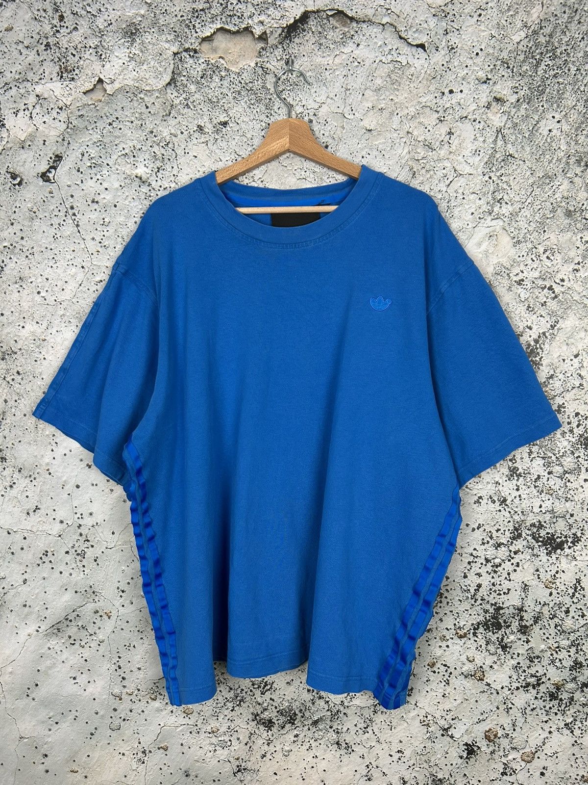Adidas Adidas Oversized Three Stripes Tee Boxy Baggy Streetwear Size US XL / EU 56 / 4 - 1 Thumbnail