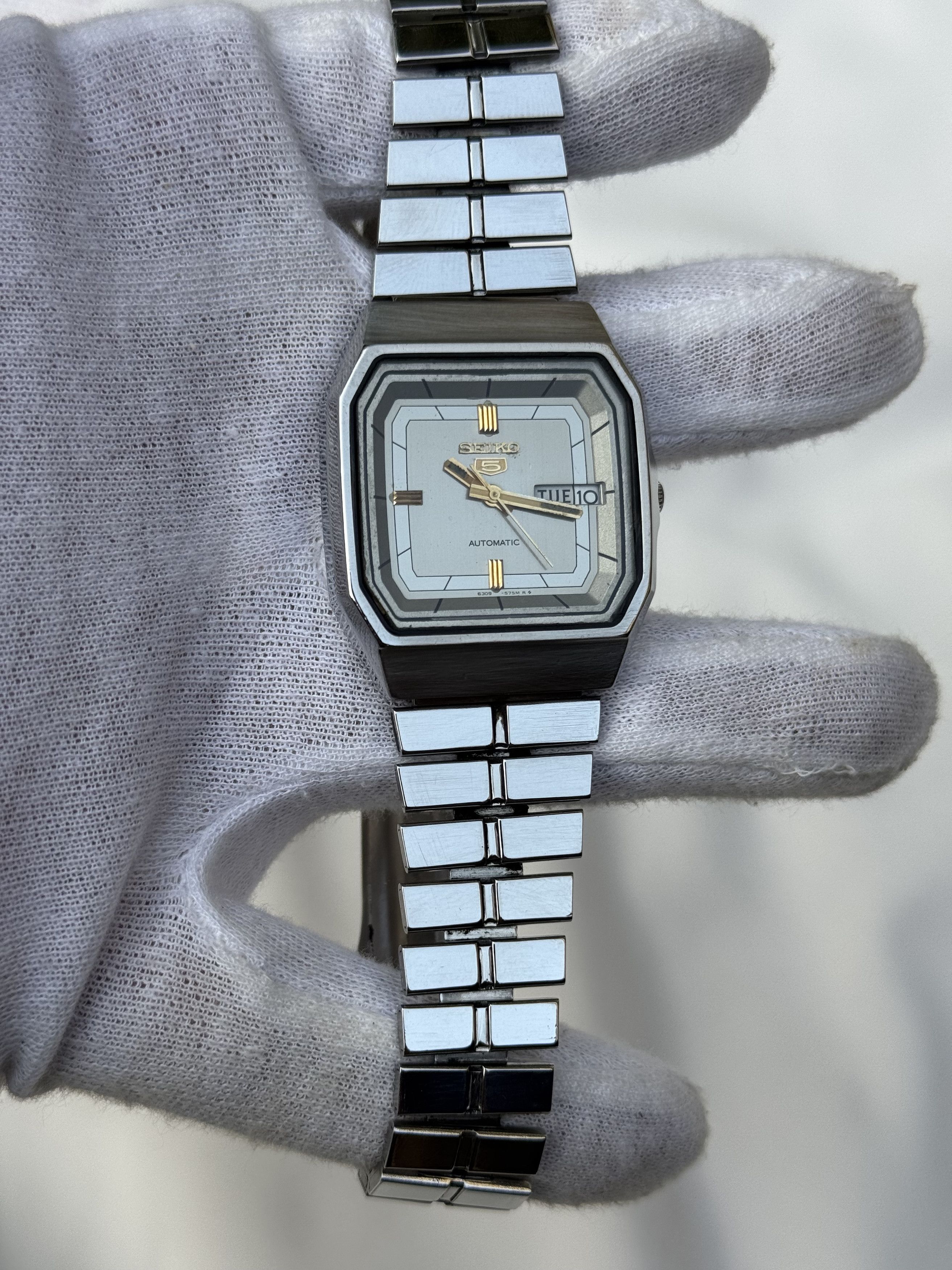 Seiko × Vintage Seiko 5 Automatic 6309 Vintage Square Watch  display picture 2