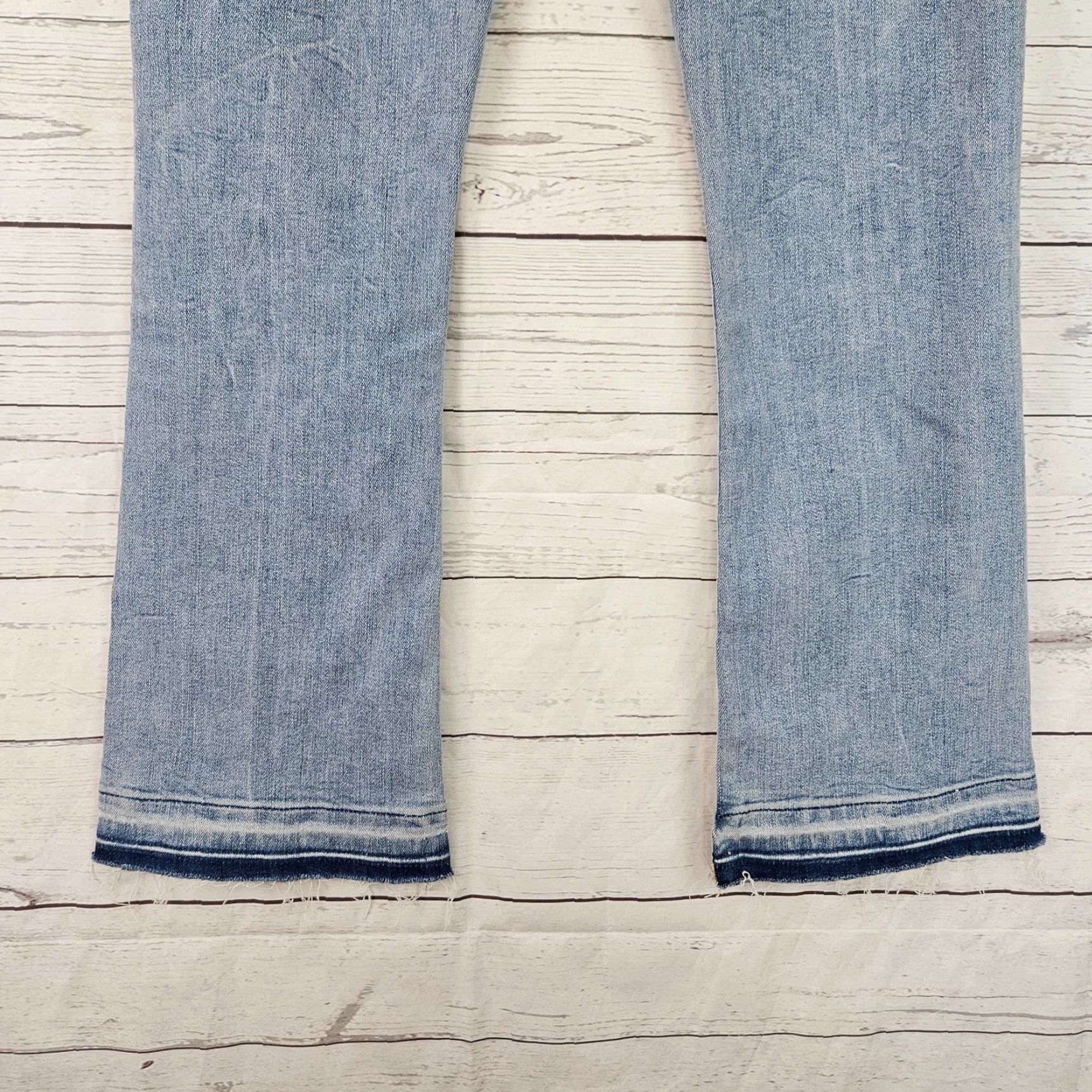 Loft **Ann Taylor LOFT Womens Blue Crop Jeans Size 00** User: **Ann Taylor LOFT Womens Blue Crop Jeans Size 00** Size 24" / US 00 / IT 34 - 5 Thumbnail