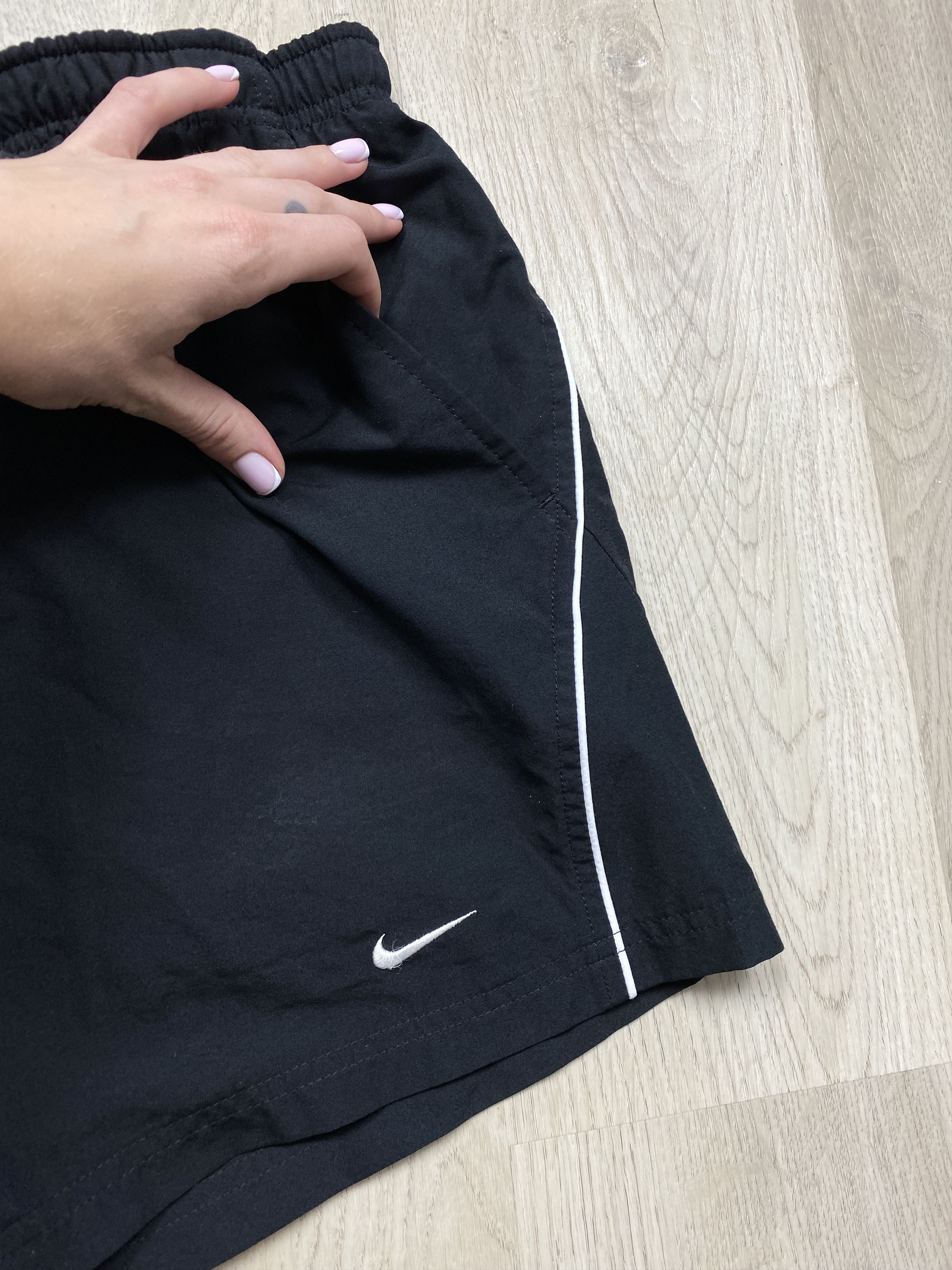 Nike Vintage Nike Mens Nylon Shorts Y2K Size US 36 / EU 52 - 3 Thumbnail