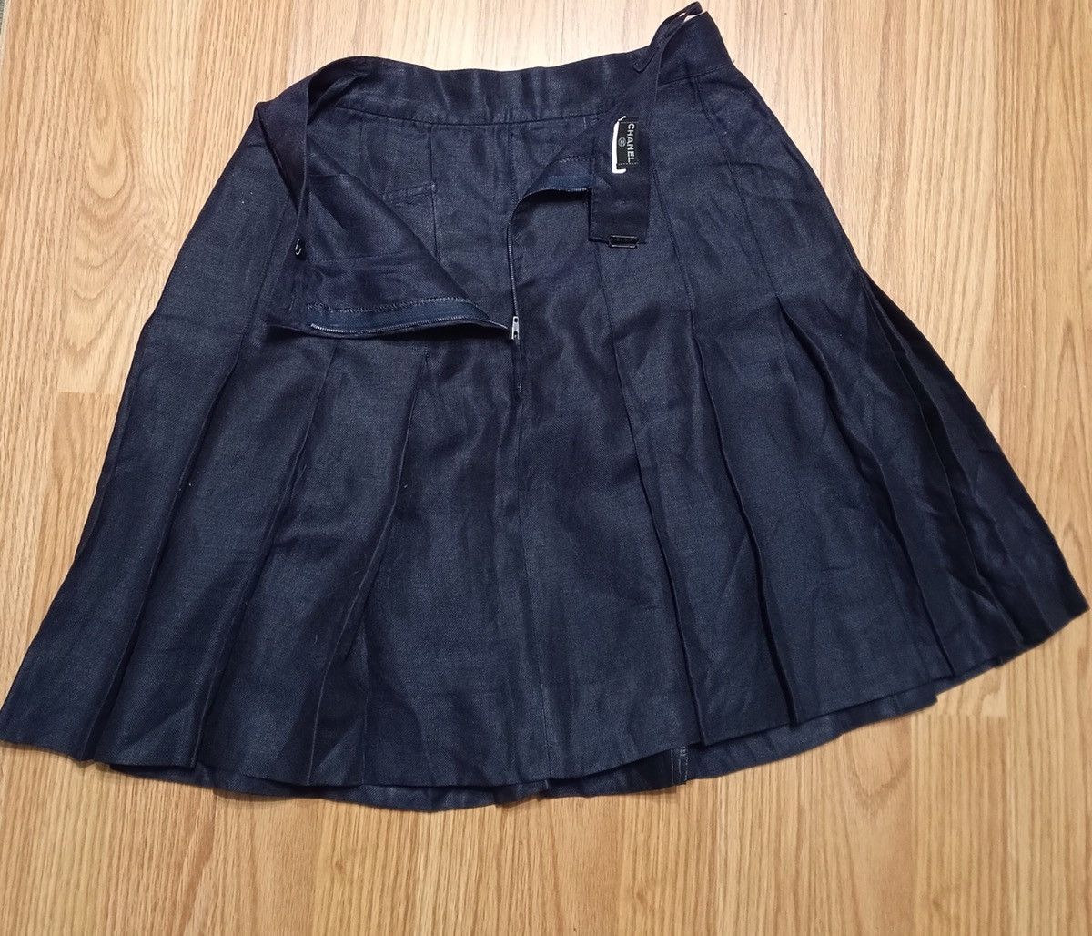 Chanel × Vintage CHANEL Vintage Navy Blue Pleated Skirt Size 26" / US 2 / IT 38 - 15 Thumbnail