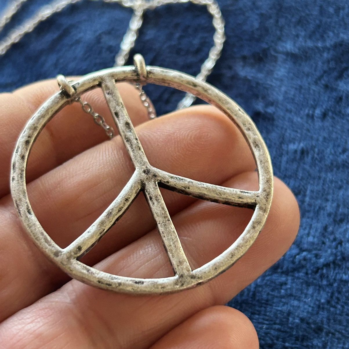 Handmade Handcrafted large hammered groovy peace sign necklace Size ONE SIZE - 7 Thumbnail