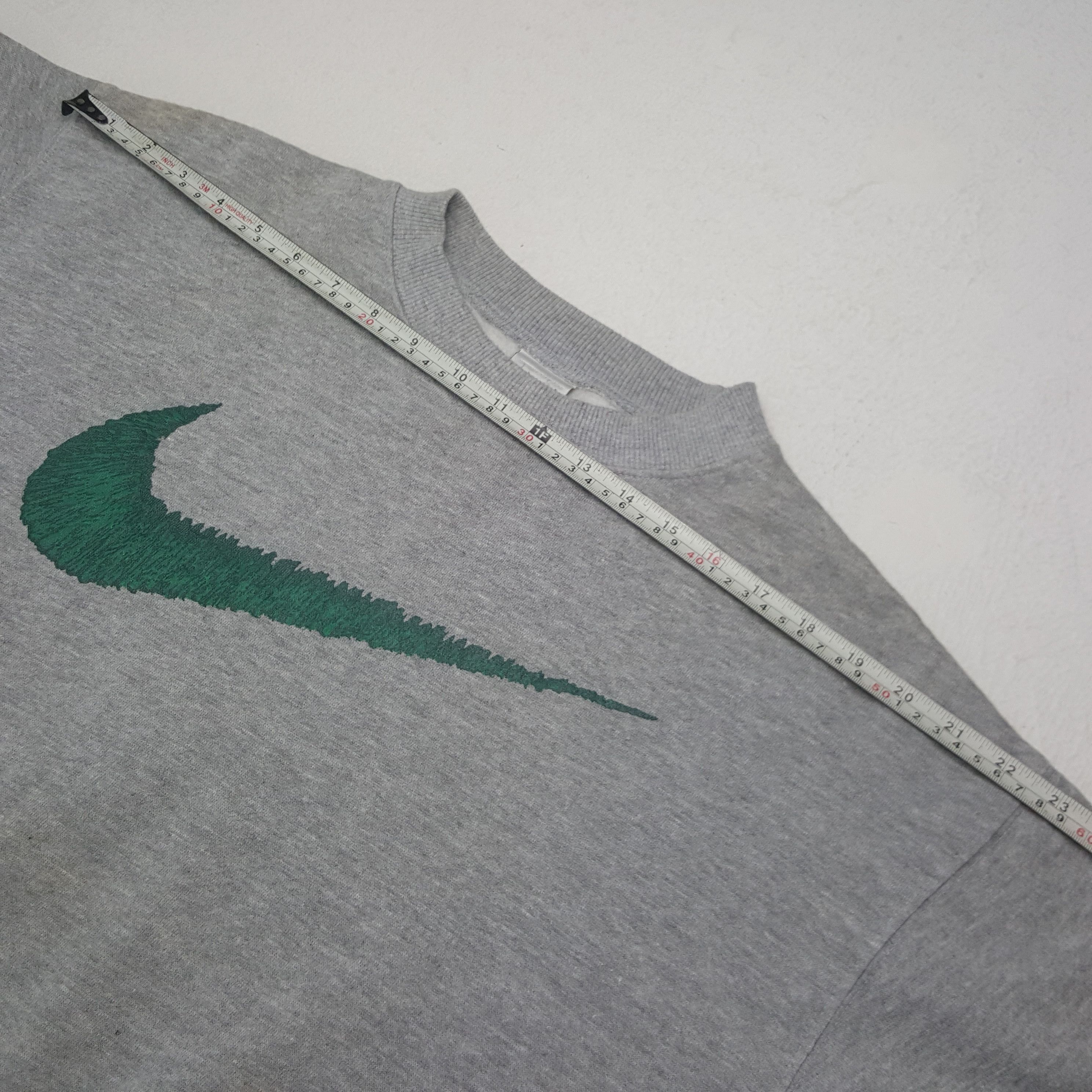 Nike × Vintage Vintage Nike Swoosh Sweatshirt Size US L / EU 52-54 / 3 - 5 Thumbnail