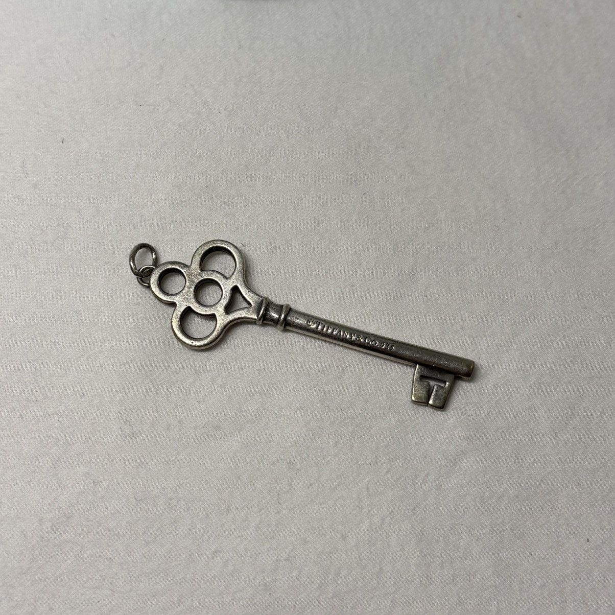 Tiffany & Co. AUTHENTIC Tiffany & Co Key Necklace Pendant! Size ONE SIZE - 2 Thumbnail