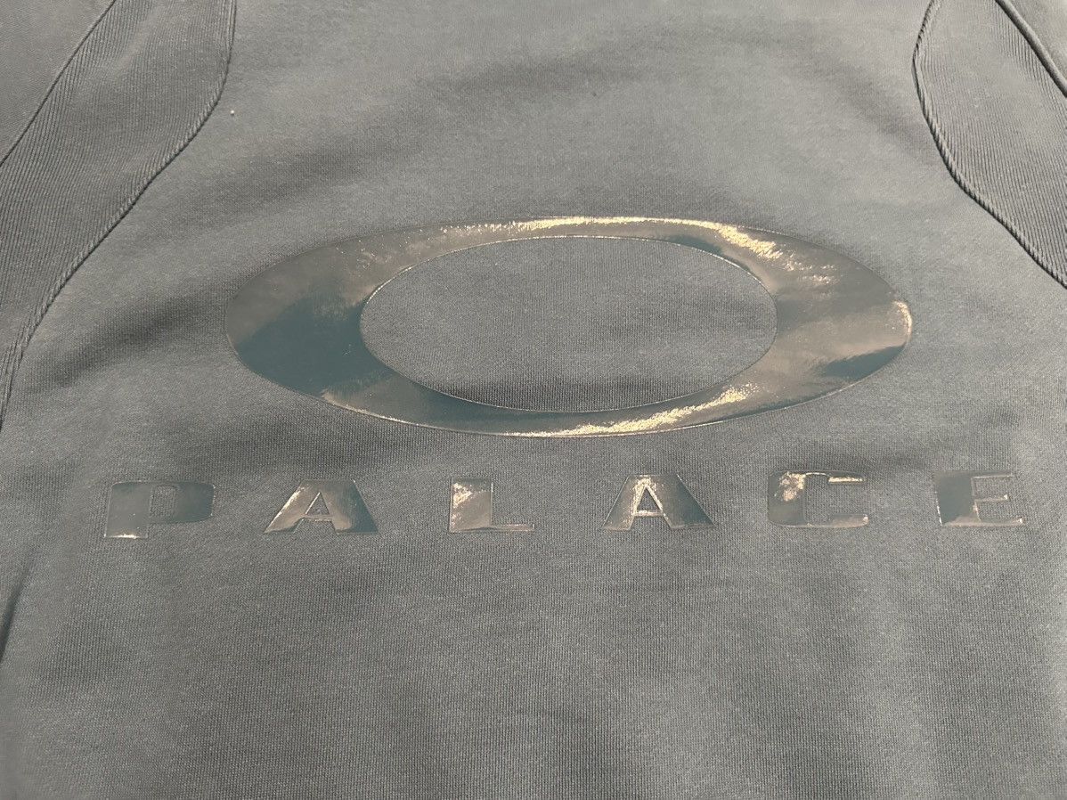 Oakley × Palace PALACE X OAKLEY HOODED SWEATSHIRT BLUE SIZE LARGE Size US L / EU 52-54 / 3 - 8 Thumbnail