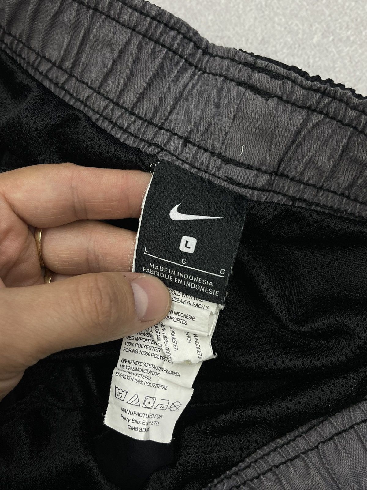 Nike × Nike ACG × Vintage Mens Nike Nylon Black Shorts Small Logo Y2K ACG TECH Size US 34 / EU 50 - 7 Thumbnail