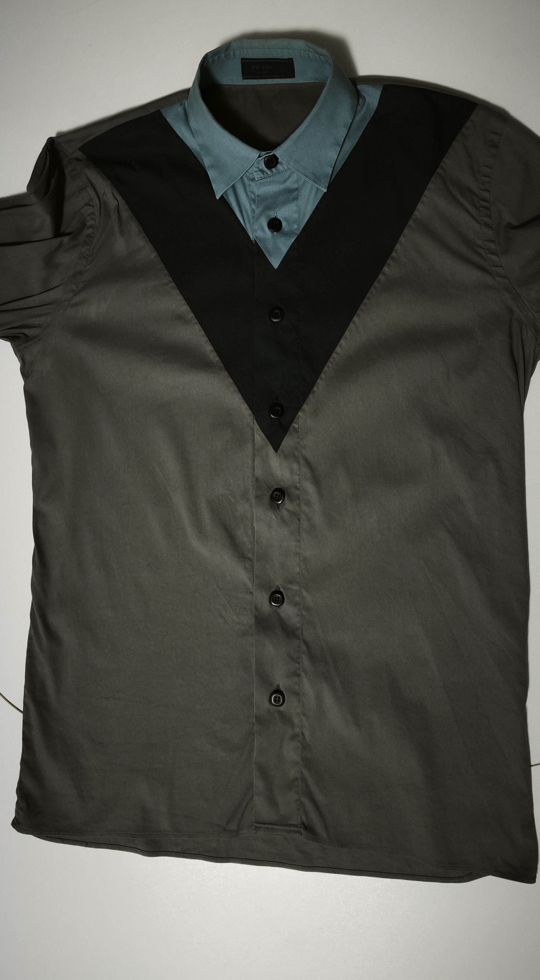 Prada FW2011 - Gray shirt with black and light blue details Size US M / EU 48-50 / 2 - 10 Thumbnail