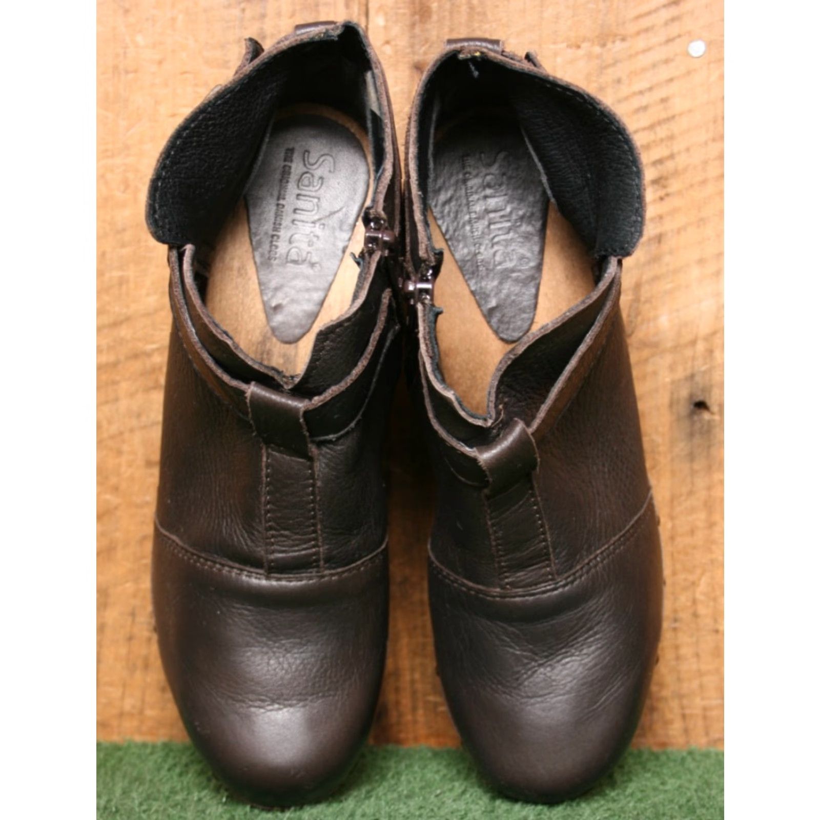 Vintage SANITA Brown Leather Booties High Wood Heel Ankle Boot 7 Womens EU 38 Zip Studded Wedge Leather Footwear Boots Size US 7 / IT 37 - 5 Thumbnail