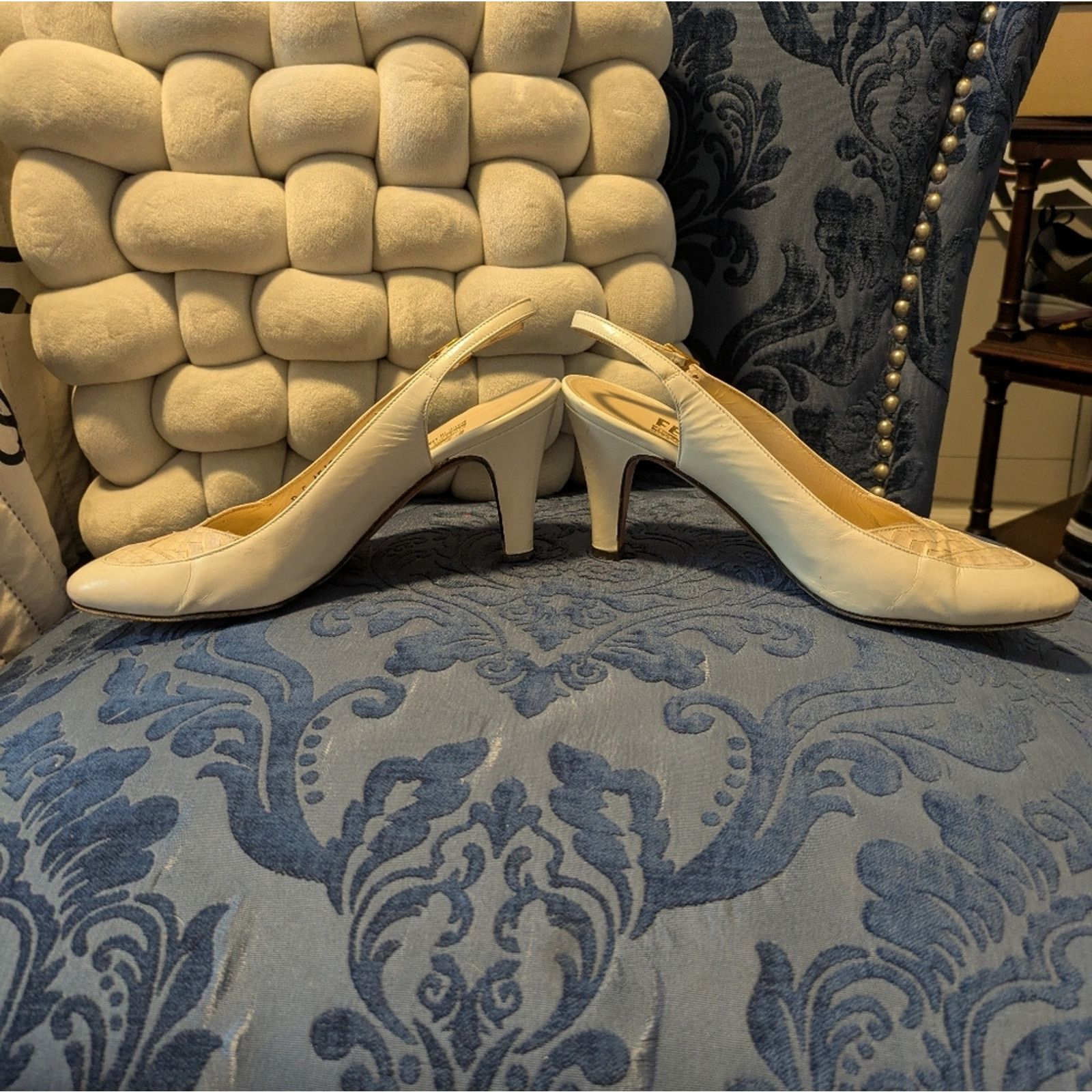 Salvatore Ferragamo Vintage Salvatore Ferragamo Slingback Cream Heels Size 5 Size US 5 / IT 35 - 2 Thumbnail