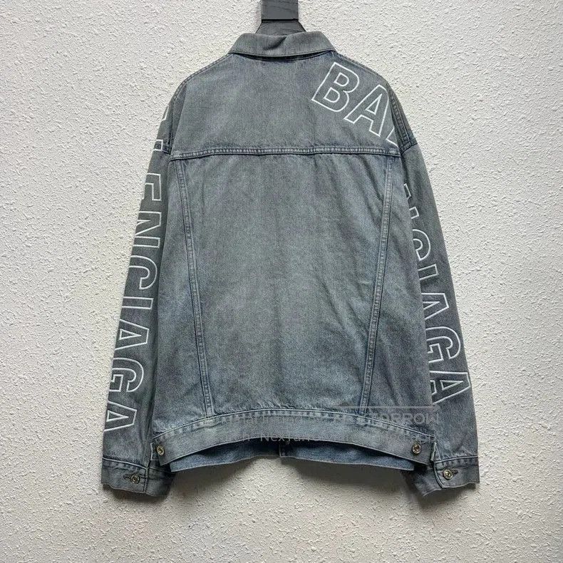 Balenciaga Balenciaga Distressed Denim Jacket Blue. Size US M / EU 48-50 / 2 - 2 Thumbnail
