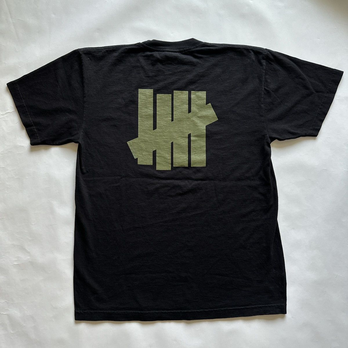 Undefeated Undefeated Stencil Tee Black SS25 Size US S / EU 44-46 / 1 - 1 Thumbnail
