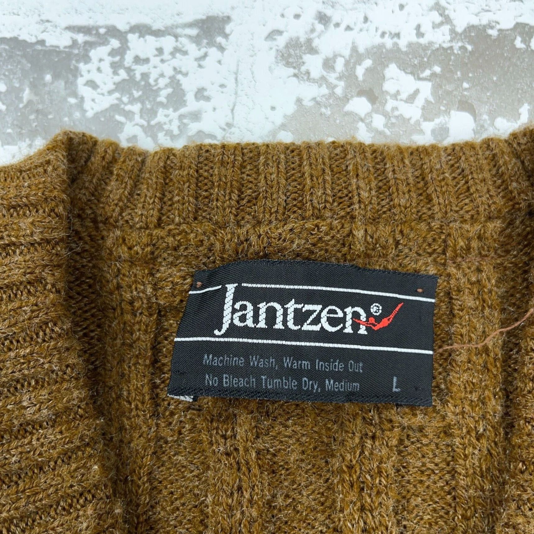 Jantzen Vintage Jantzen Men's Sweater L Cable Knit Brown Acrylic V-Neck Classic Pullover Fall Winter Seasonal Size US L / EU 52-54 / 3 - 6 Thumbnail
