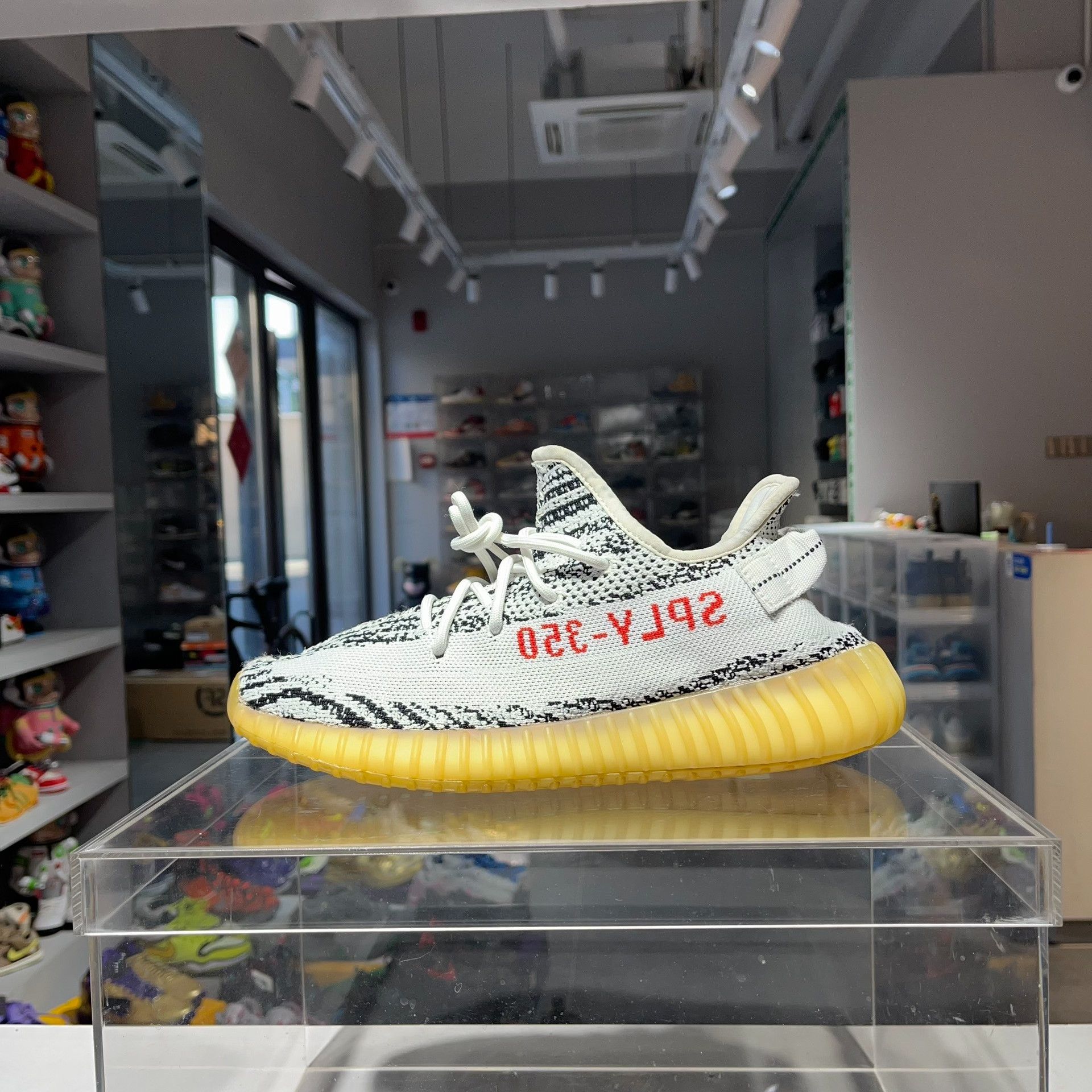 Adidas Adidas YEEZY Lowtop Sneakers 9.5 Men Size US 9.5 / EU 42-43 - 1 Thumbnail