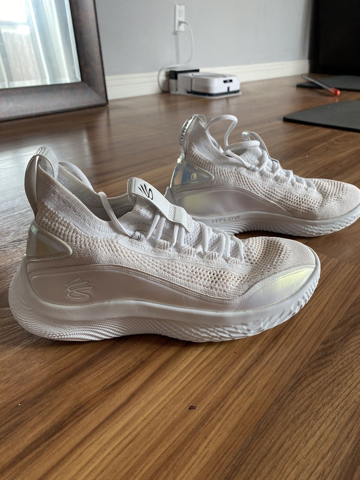 image of Under Armour Curry Flow 8 Iridium / Wish Shoes in White, Men's (Size 9)