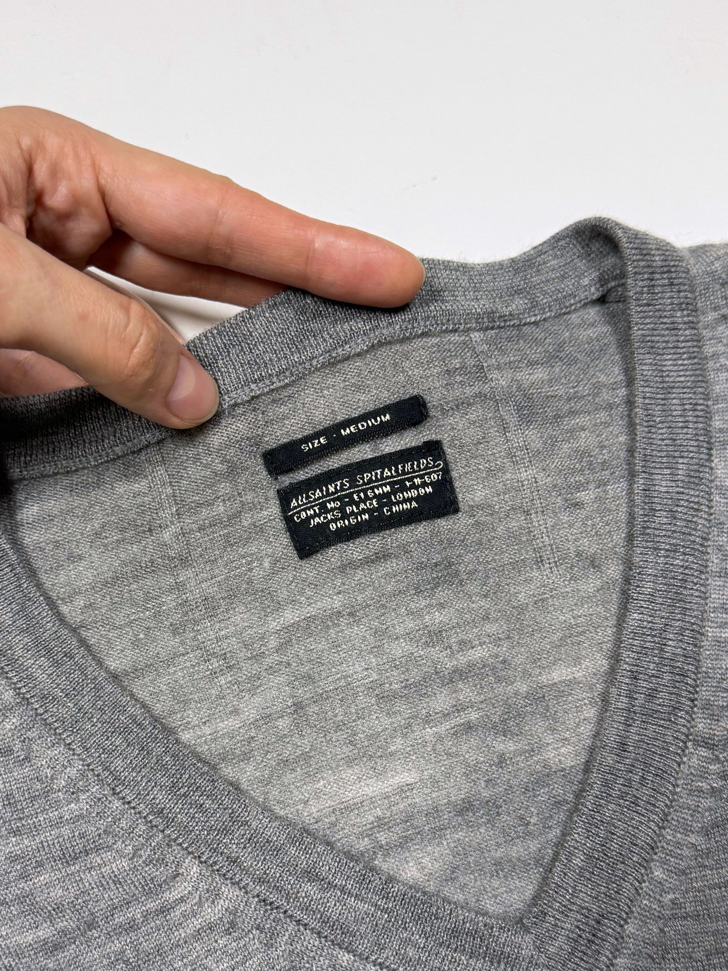Allsaints Allsaints Gray V-neck Wool Sweater Pullover (M) Size US M / EU 48-50 / 2 - 3 Thumbnail