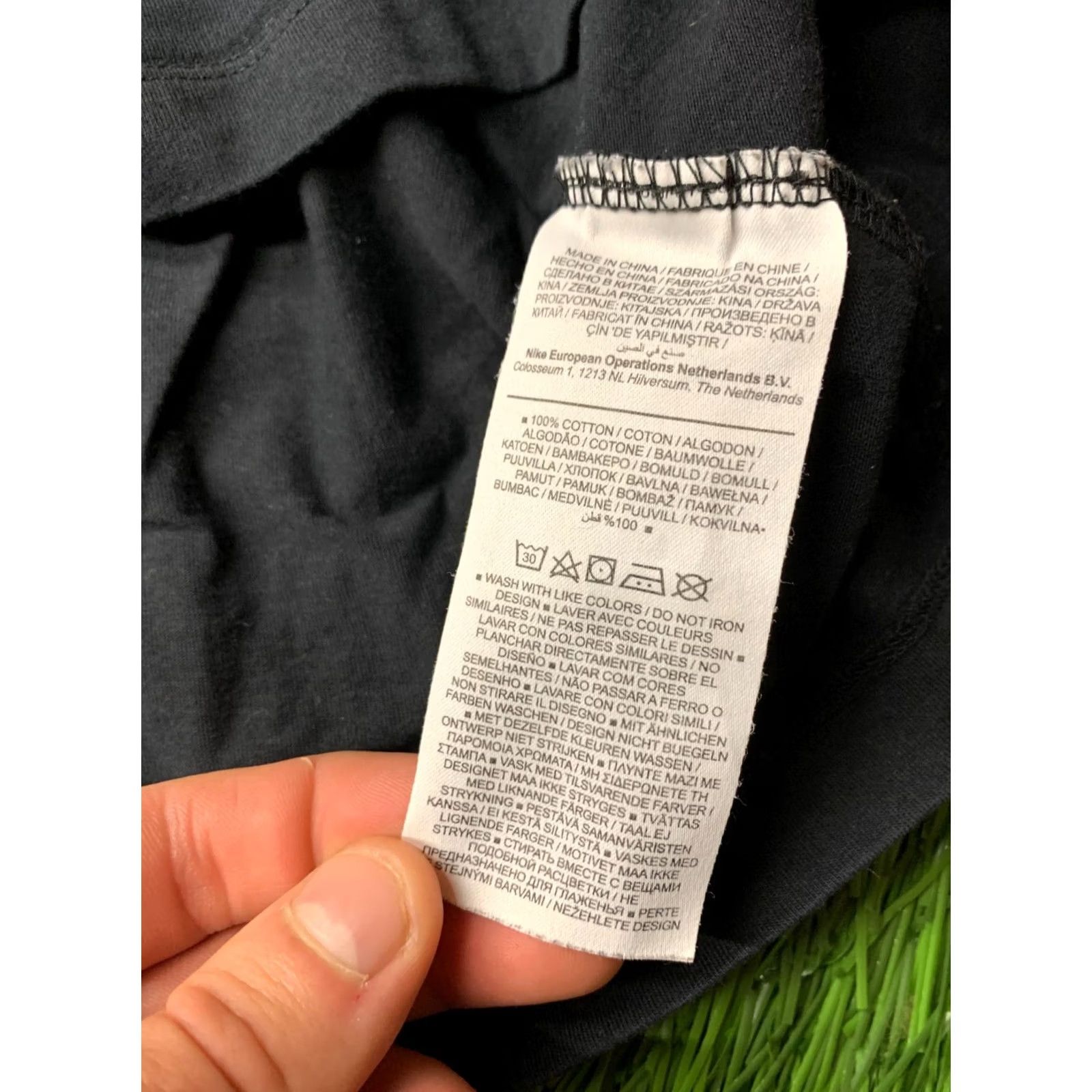 Nike NIKE T-SHIRT Shirt Men 2020 Jersey Short Sleeve Black Large Adult L 100% Cotton The Nike Tee Skein Size US L / EU 52-54 / 3 - 5 Thumbnail