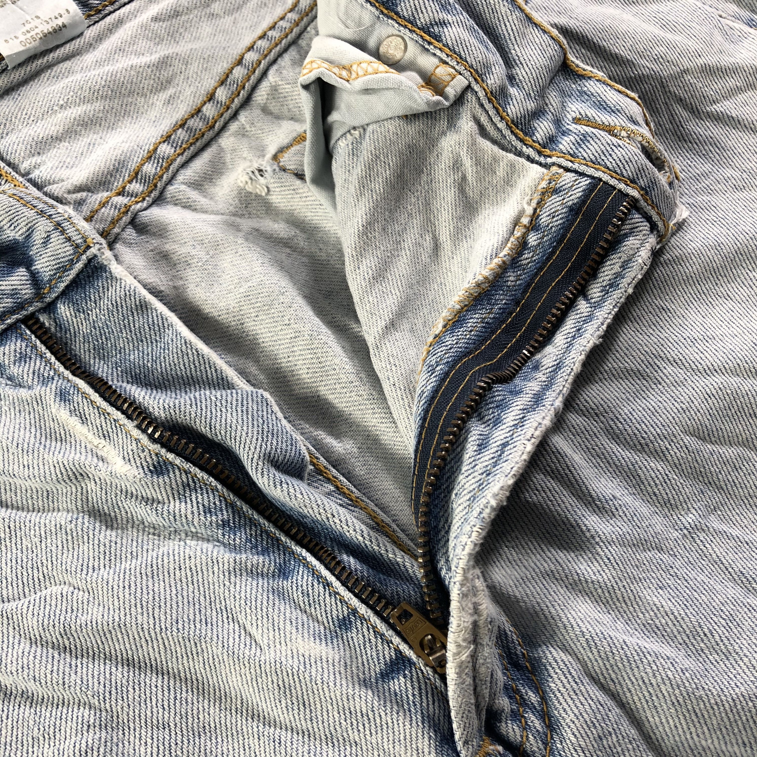 Levi's Vintage Light Wash Levis 505 Jeans-J3338 Size US 36 / EU 52 - 14 Thumbnail
