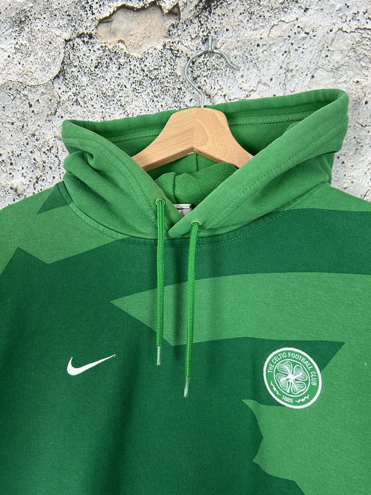 Nike Vintage Nike Celtic Glasgow Hoodie Swoosh Soccer Football Size US M / EU 48-50 / 2 - 3 Thumbnail