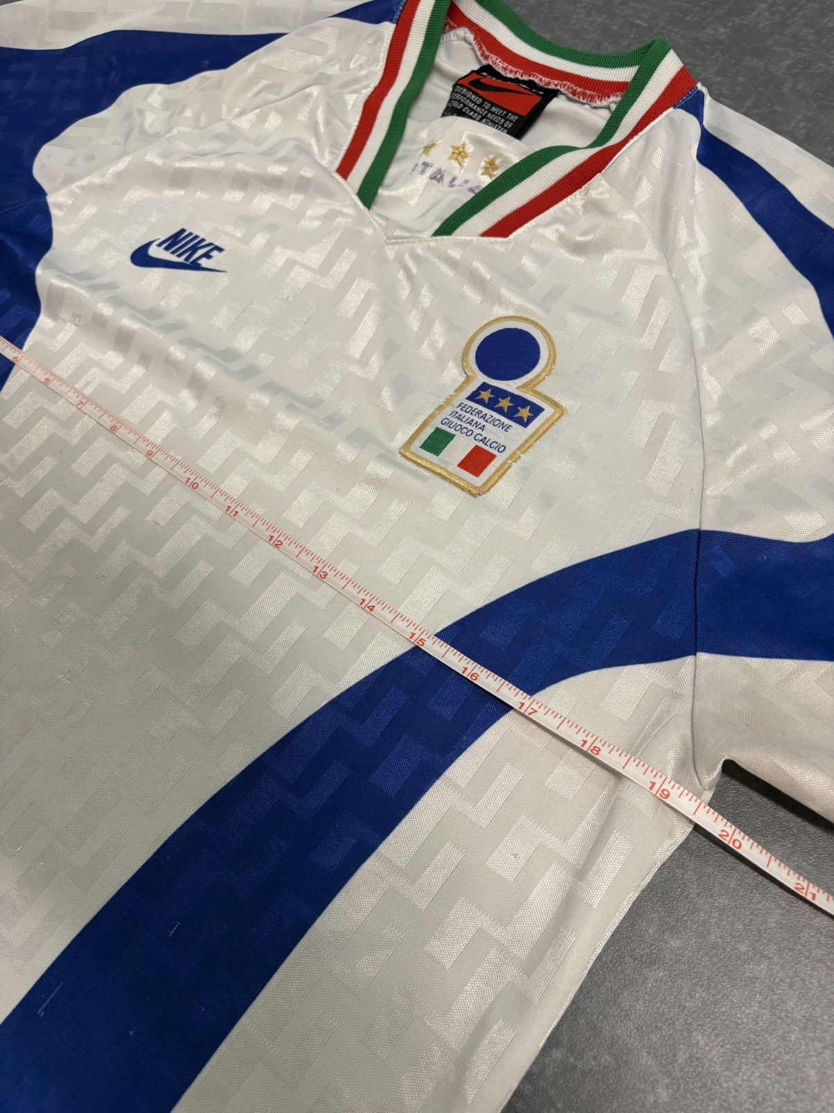 Nike 1996 Nike Italy Jersey Size US S / EU 44-46 / 1 - 4 Thumbnail