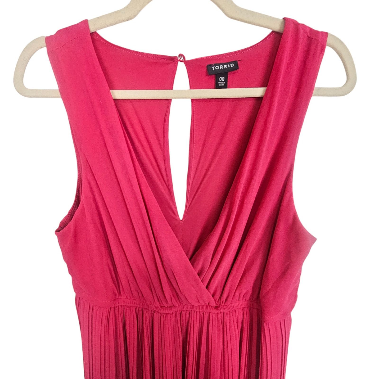 Torrid Torrid Womens Pleated Surplice Maxi Dress Plus 00X Wedding Size XXS / US 00 / IT 34 - 3 Thumbnail