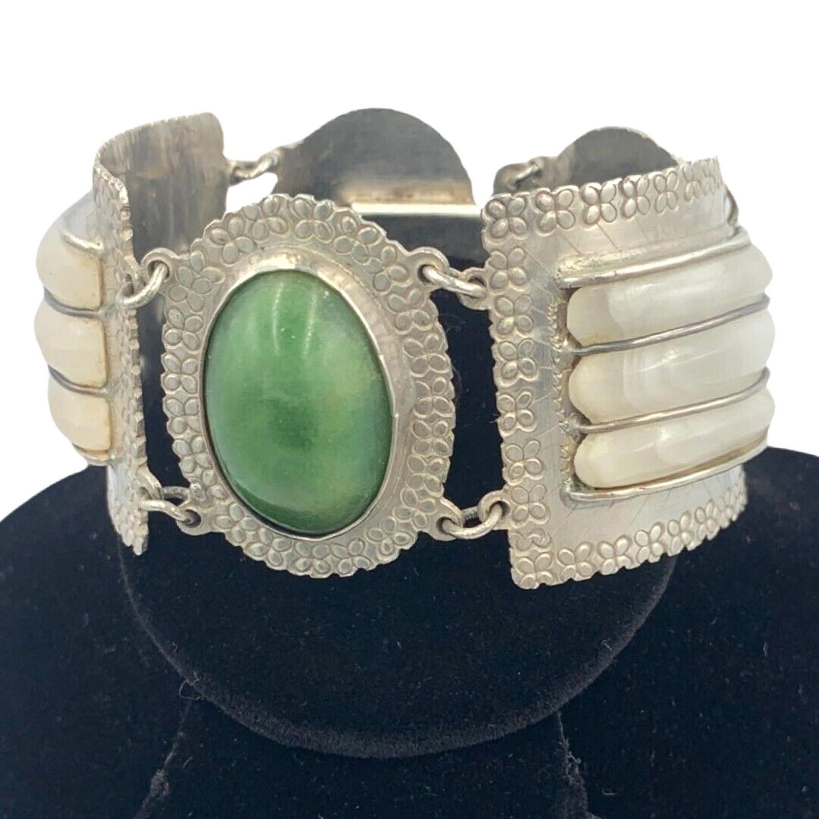The Unbranded Brand Vintage Sterling Silver Quartz Nephrite Wide Bracelet Mexico Size ONE SIZE - 2 Thumbnail