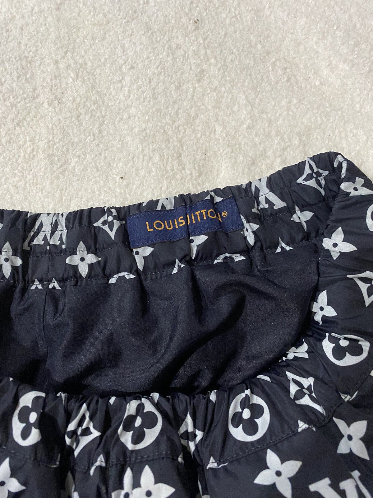 Louis Vuitton Louis Vuitton Monogram Printed Technical Track Pants Size US 36 / EU 52 - 4 Thumbnail