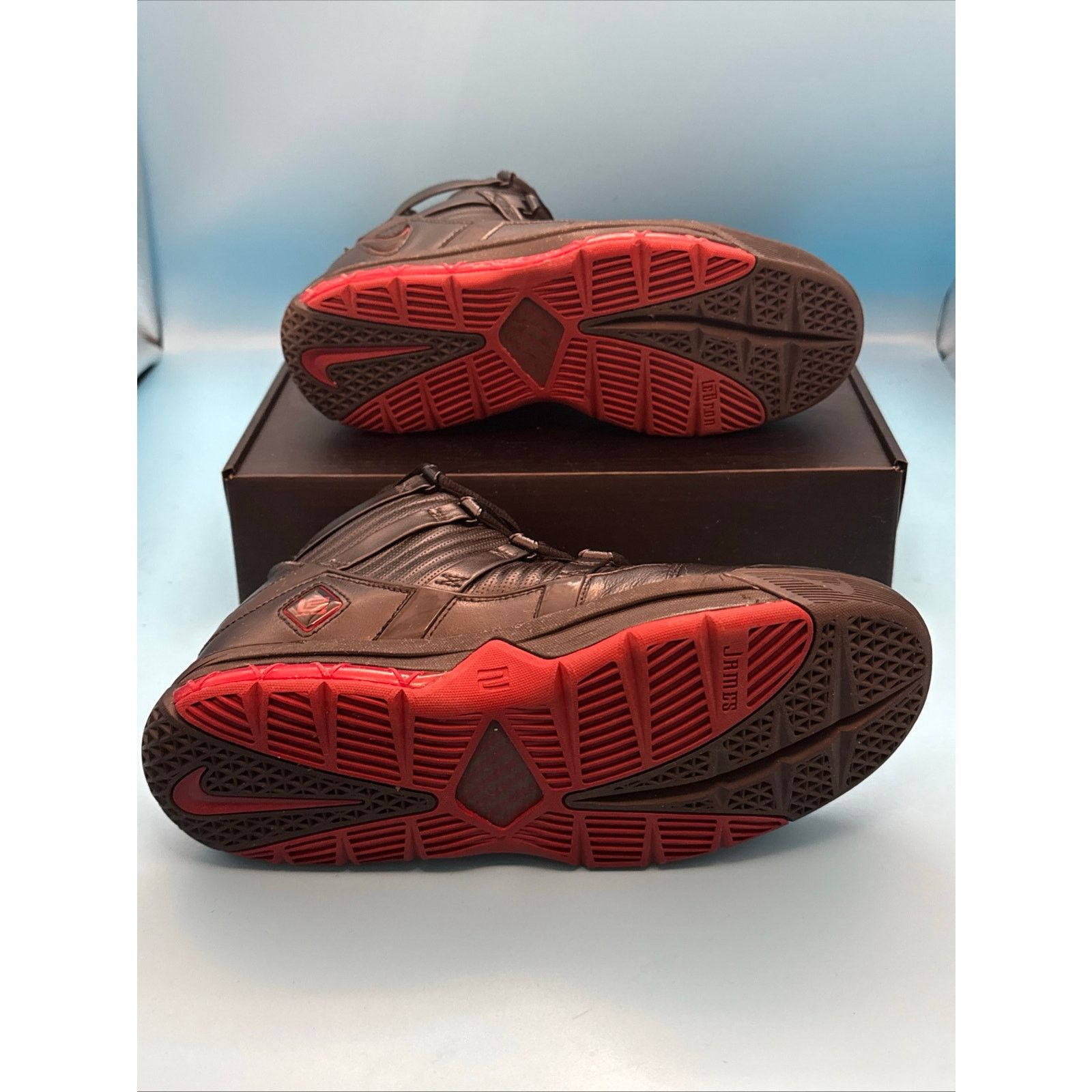 Nike Nike Zoom Lebron III Black Crimson m8 w9.5 Size US 8 / EU 41 - 7 Thumbnail