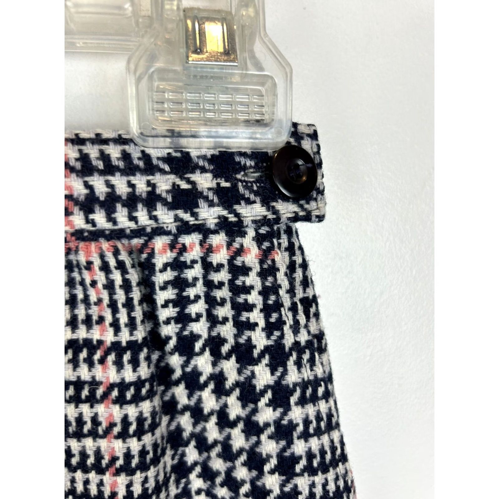 Pendleton VINTAGE Pendleton Skirt Womens 4 100% Wool Houndstooth Navy White Pockets Y2K 1980s Business Womens Size 27" / US 4 / IT 40 - 6 Thumbnail