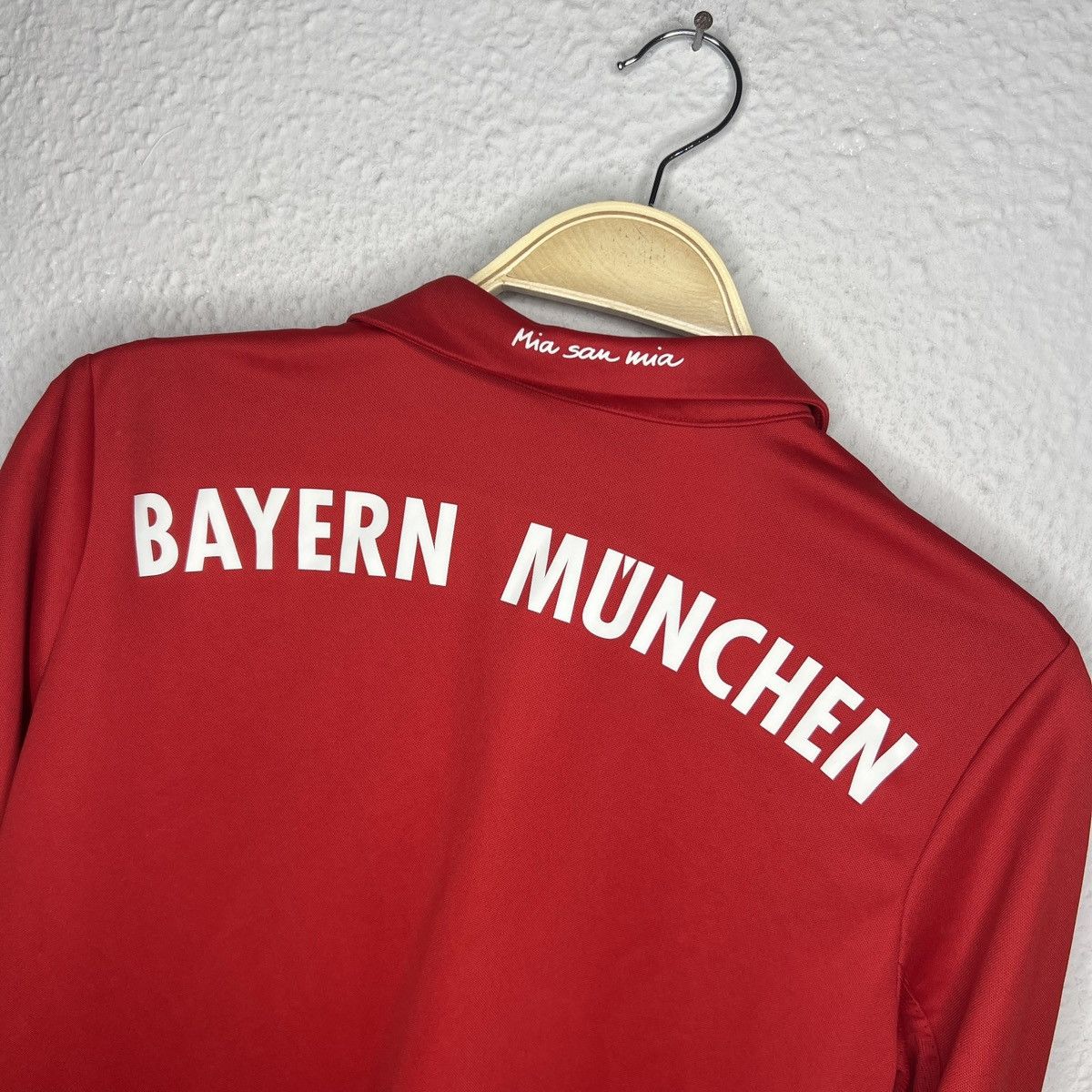 Adidas Adidas Bayern Munich Longsleeve Tshirt Tee Jersey Red 2016 Size US S / EU 44-46 / 1 - 9 Thumbnail