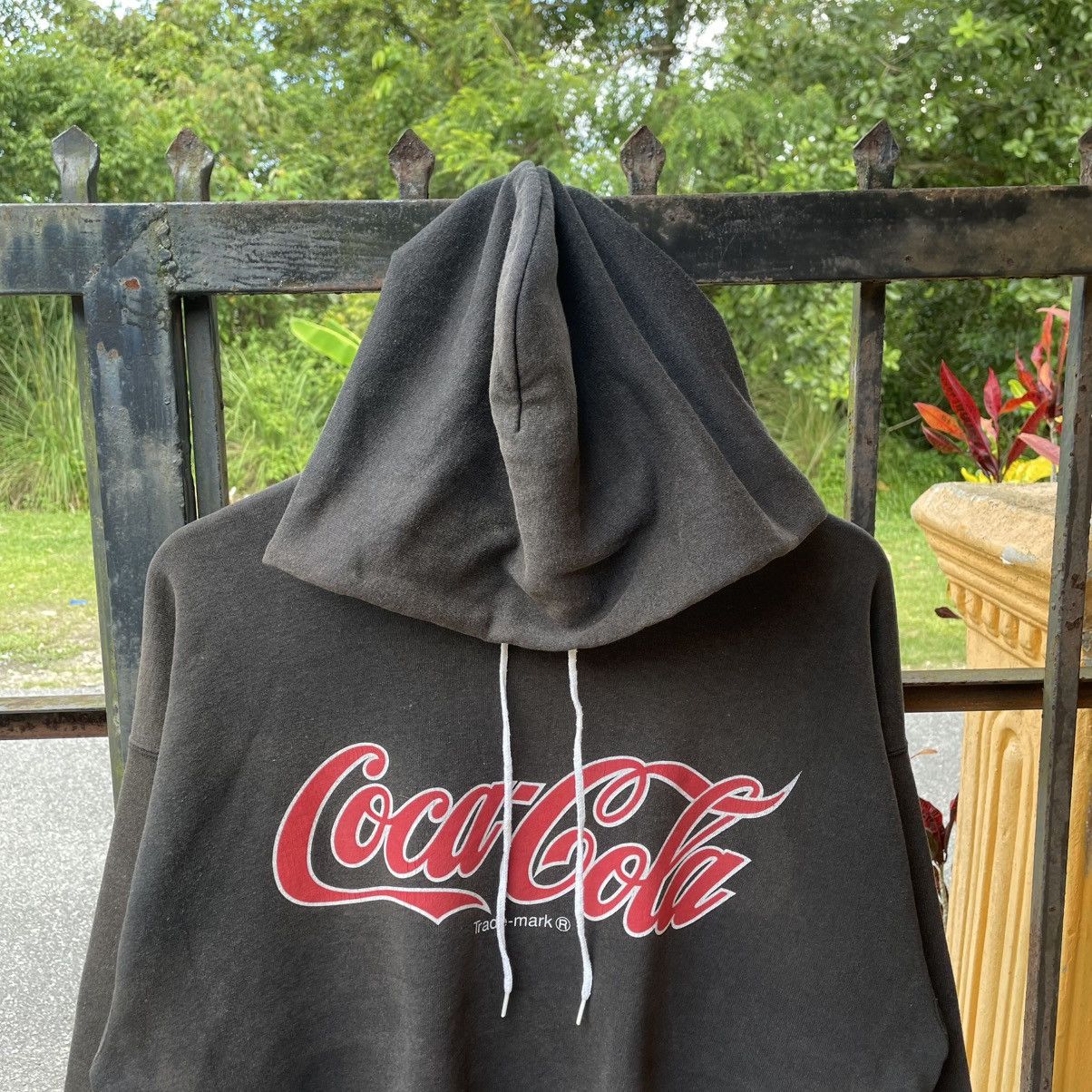 Coca Cola 🔥Vintage Coca Cola Big Logo Spellout Pullover Hoodie Size US L / EU 52-54 / 3 - 3 Thumbnail