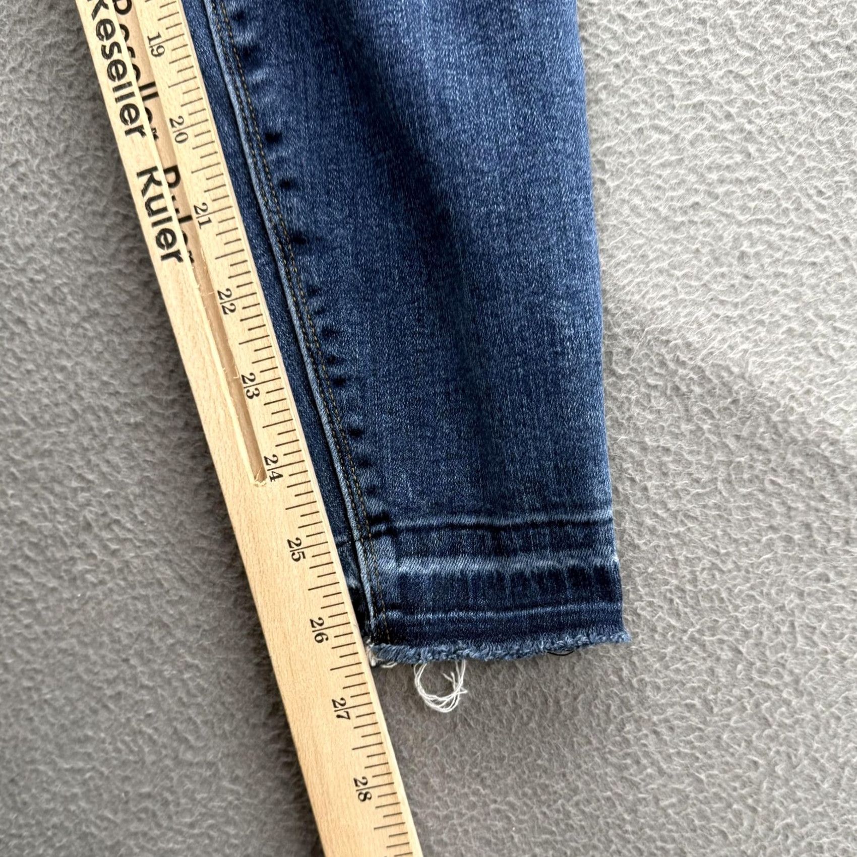 Spanx Spanx Jeans Womens M Blue Pull-On Mid Rise Slim Jegging Distressed Denim Jegging Slimming Stretch Shaping 5-Pocket City Fall Womens Cap Size 32" / US 10 / IT 46 - 7 Thumbnail