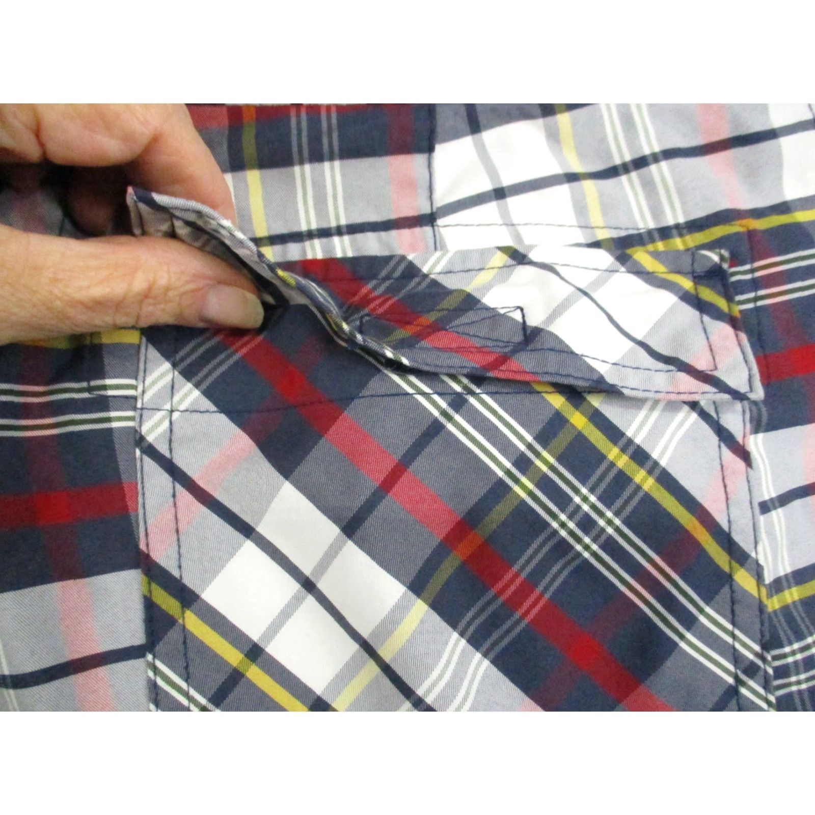 Brooks Brothers Brooks Brothers Board Shorts Mens 32 Plaid Beach Drawstring Hook and Loop Closure Blue 90s? Size US 32 / EU 48 - 7 Thumbnail