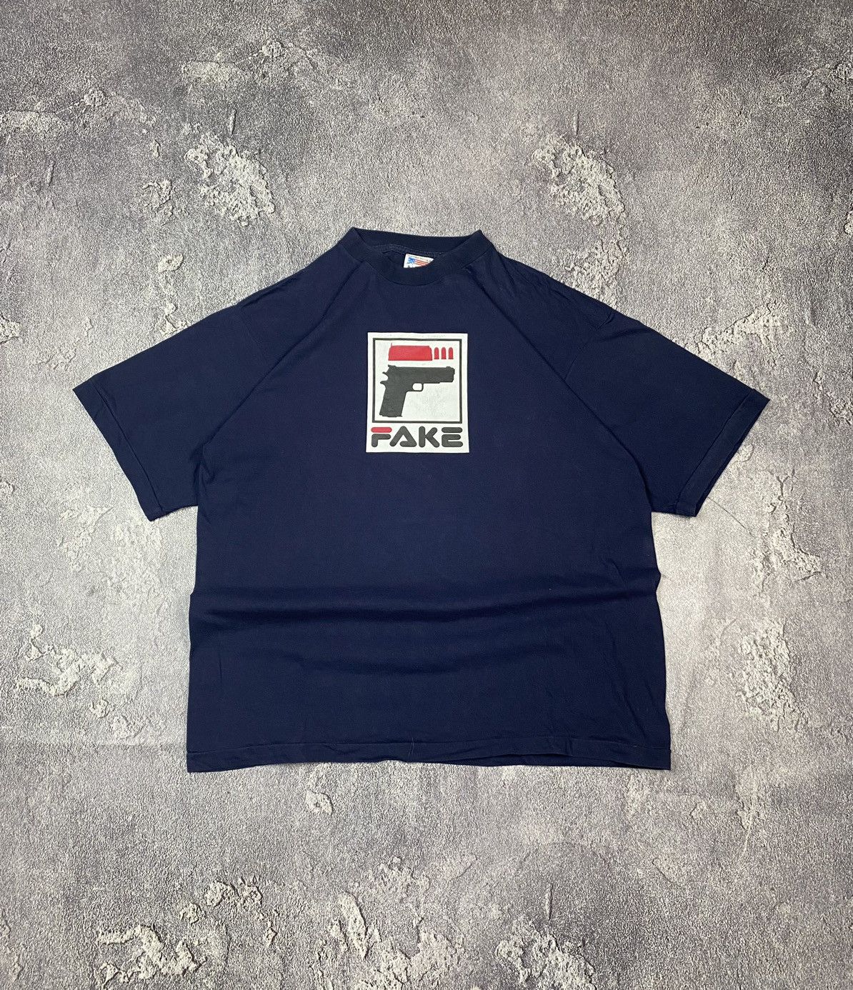 Beauty Beast Vintage 90s Fila Fake Gun T-shirt Single Stich Retro Size US XL / EU 56 / 4 - 1 Thumbnail
