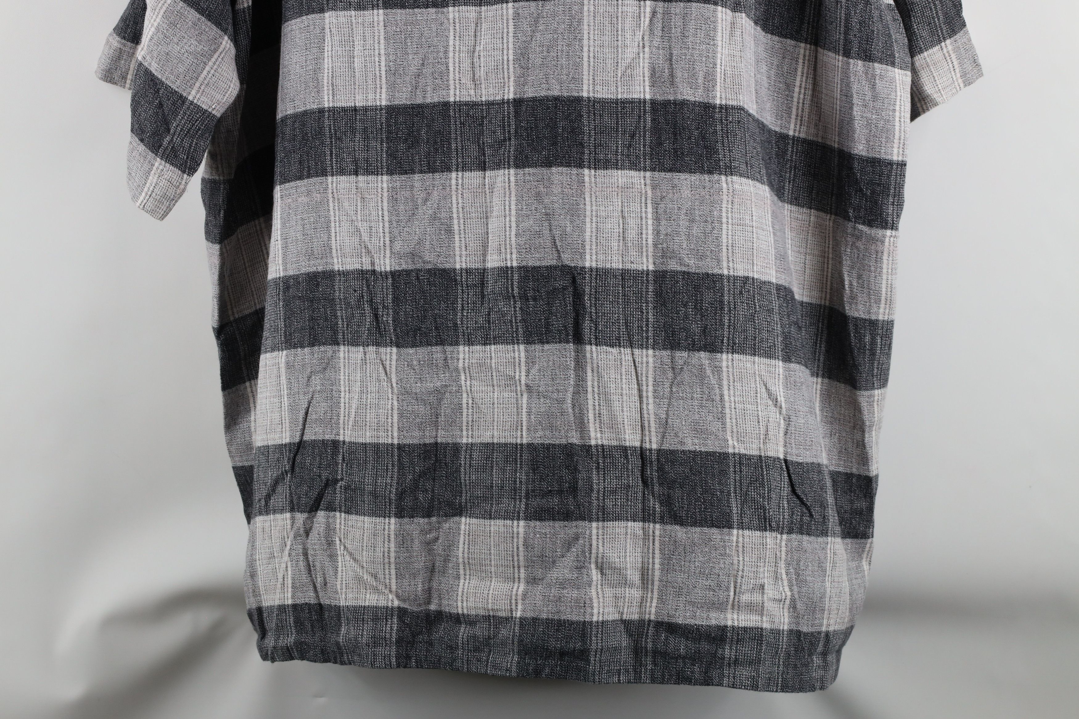 Vintage Vintage 90s Streetwear Short Sleeve Collared Button Shirt Size US XXL / EU 58 / 5 - 9 Thumbnail