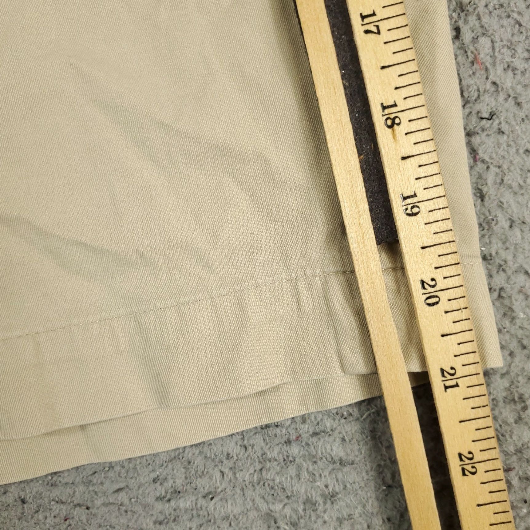 Brooks Brothers Brooks Brothers Chino Shorts Mens Size 36 Beige Flat Front Regular Fit Size US 36 / EU 52 - 5 Thumbnail