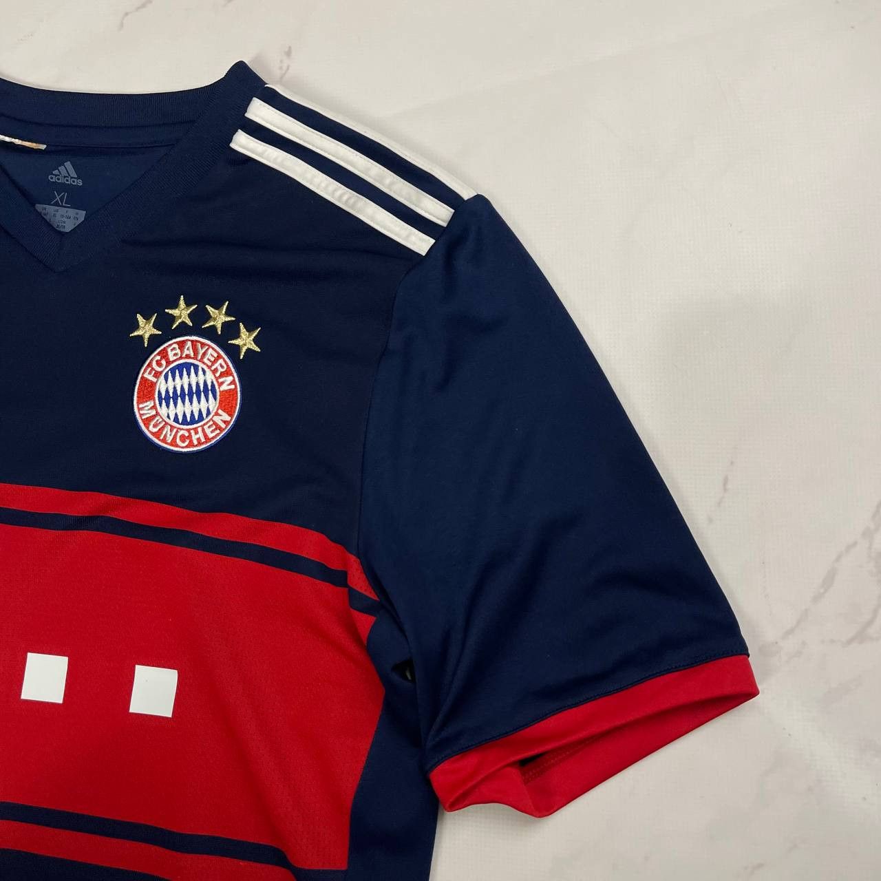 Adidas AdidasB AYERN MUNICH 2017 Away Football Shirt Soccer Jersey Size US M / EU 48-50 / 2 - 5 Thumbnail