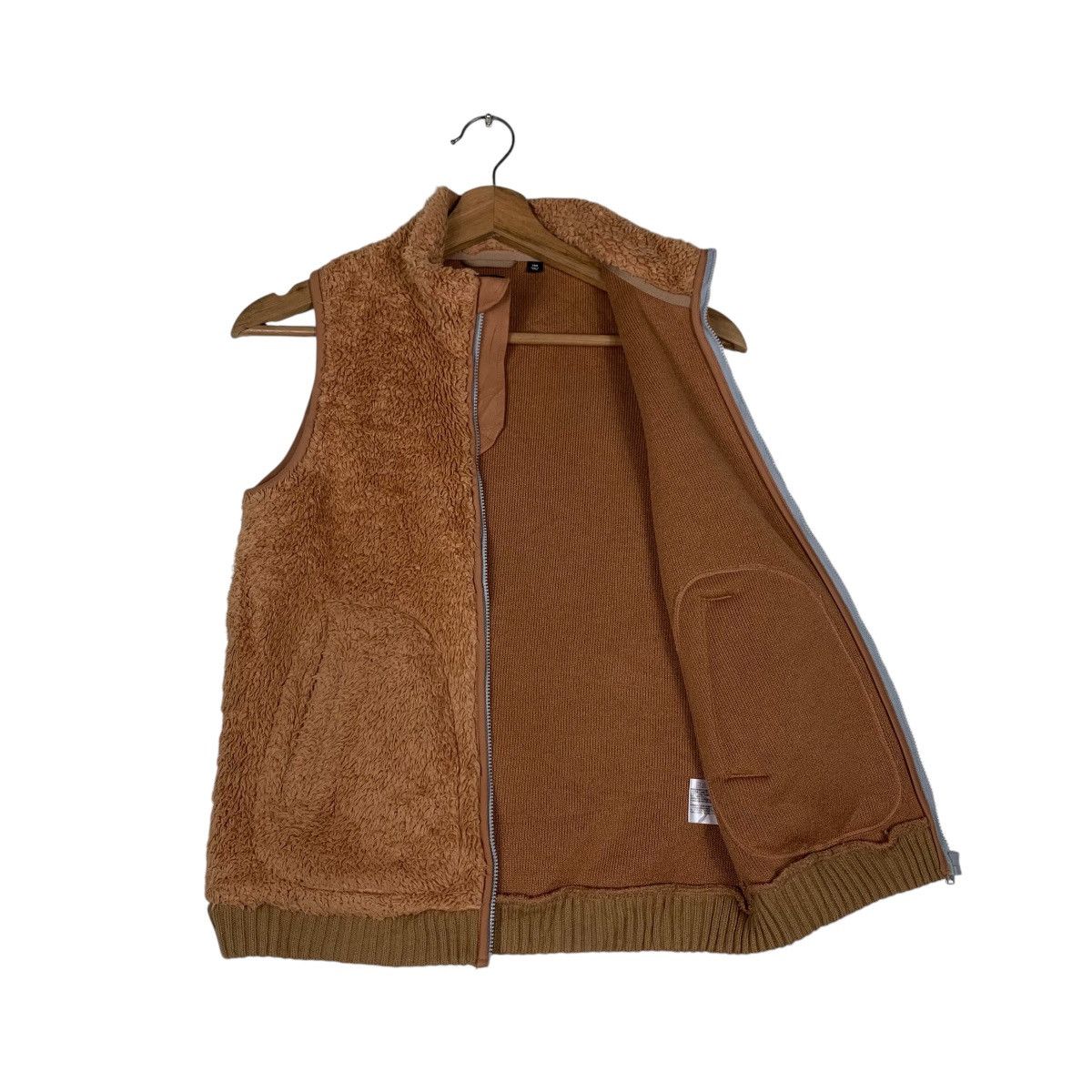 Undercover × Uniqlo Uniqlo X Undercover Youth Deep Pile Fleece Vest #1425-C64 Size US XXS / EU 40 - 9 Thumbnail