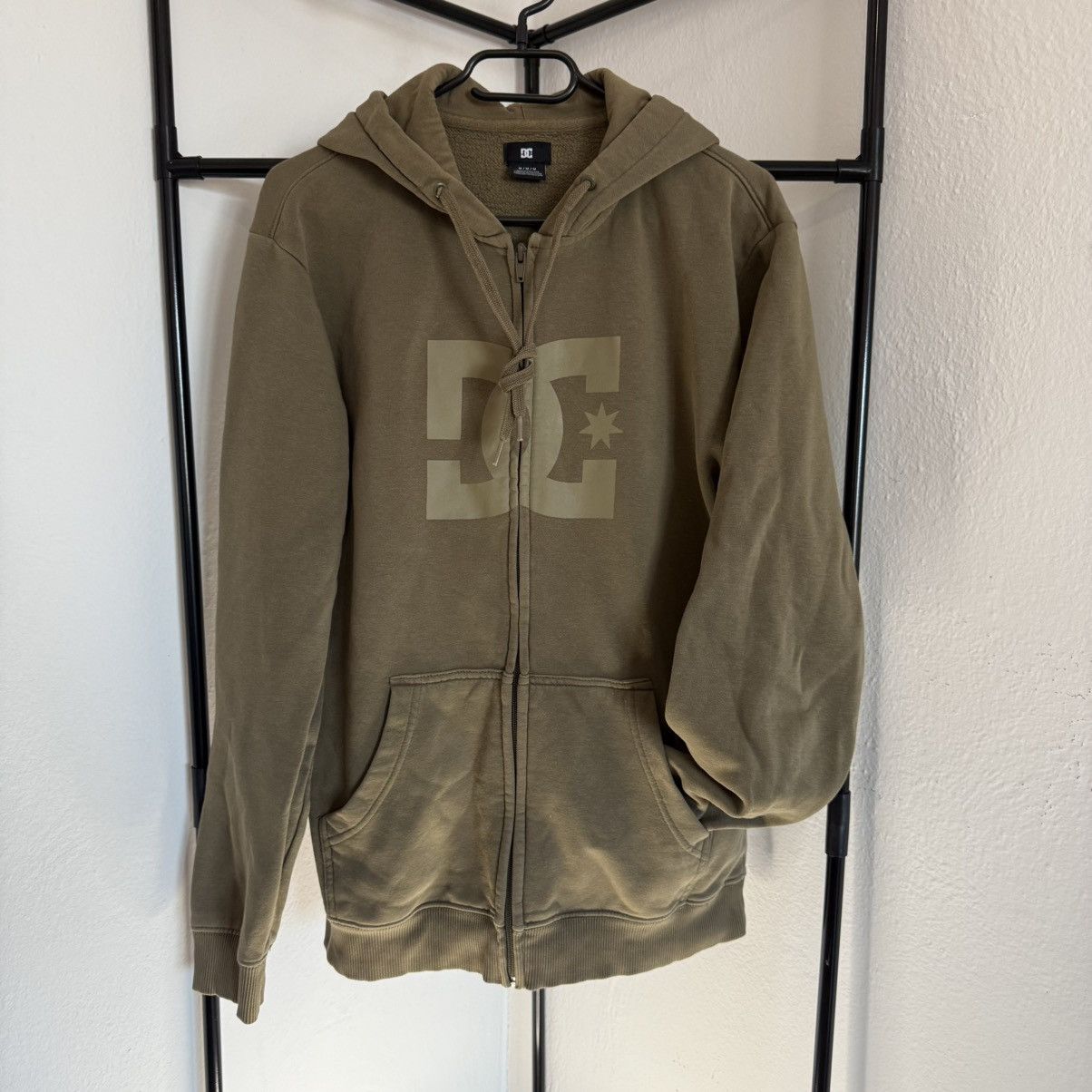 DC Vintage DC Zip hoodie Centre Logo Skate Wear Y2K 00s Size US M / EU 48-50 / 2 - 1 Thumbnail