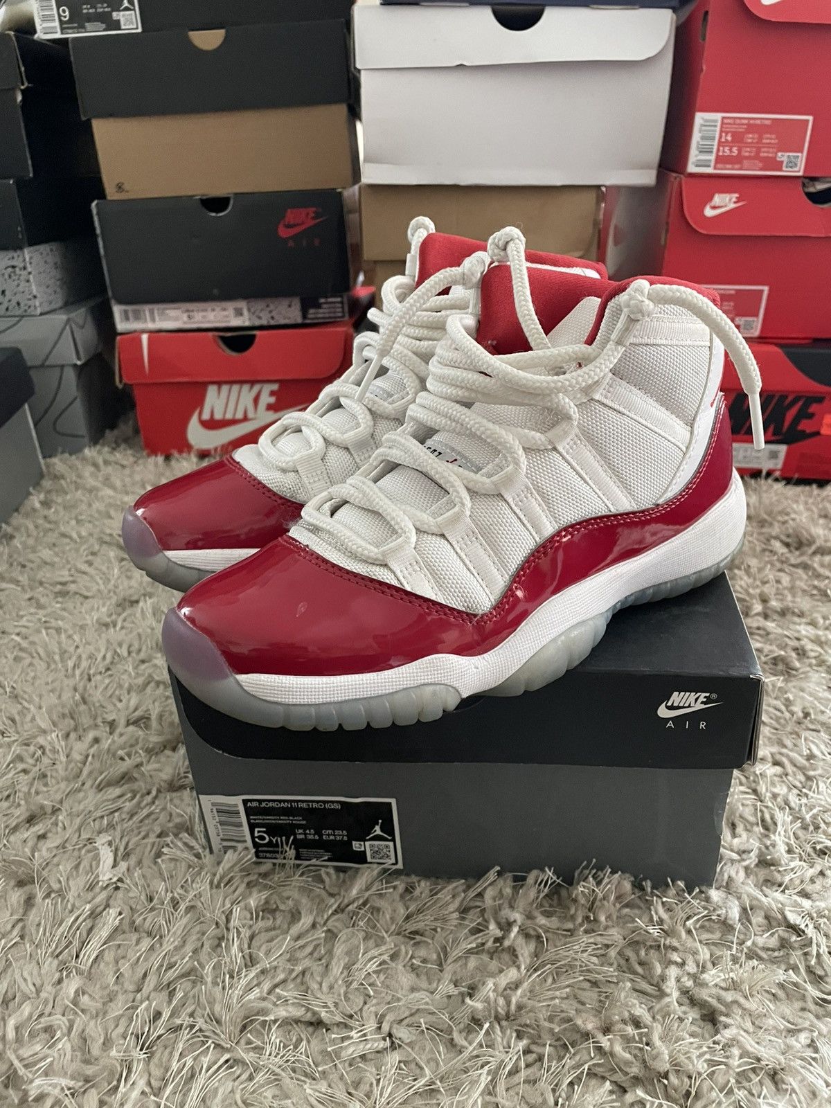 Jordan Brand Jordan 11 Cherry Size US 5 / EU 37 - 1 Thumbnail