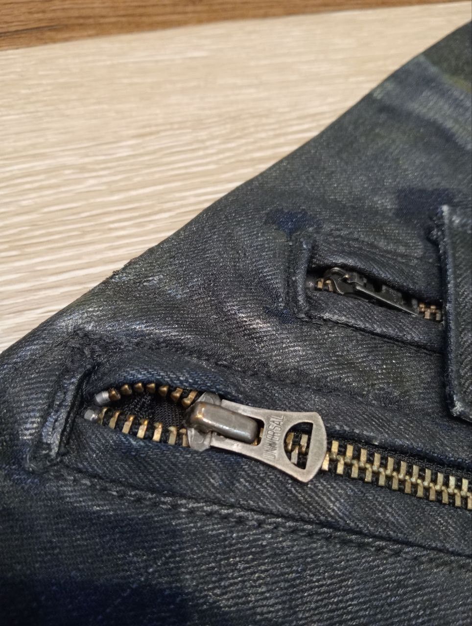 Le Grande Bleu (L.G.B.) VERY RARE L.G.B LE GRANDE BLEU MANIAC CORP WAXED DENIM JEANS Size US 30 / EU 46 - 6 Thumbnail