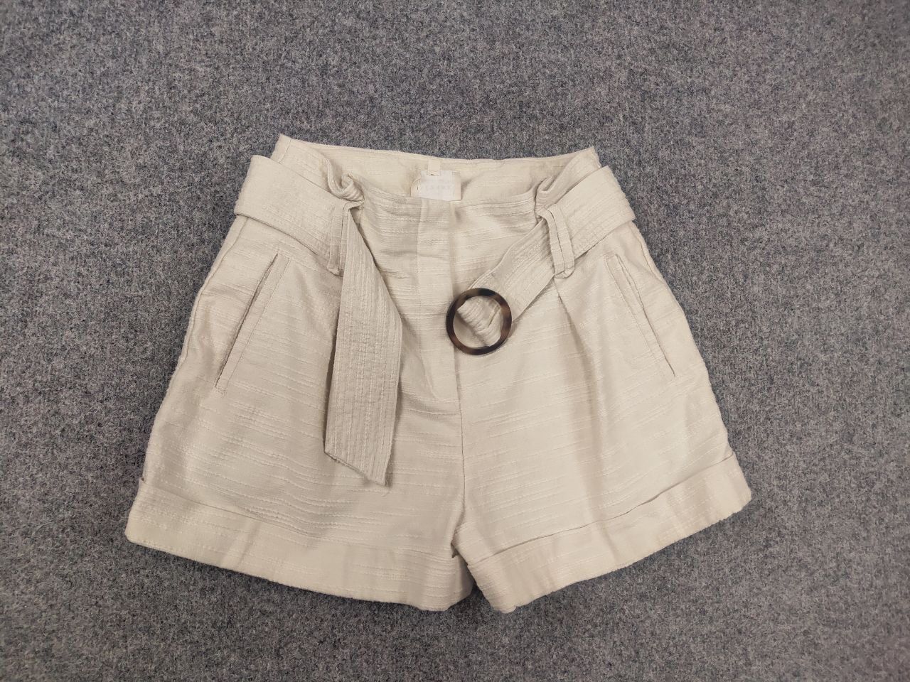 Sezane Sezane Design Rome Beige Belted Cuff Shorts buckle high-rise Size 27" / US 4 / IT 40 - 9 Thumbnail