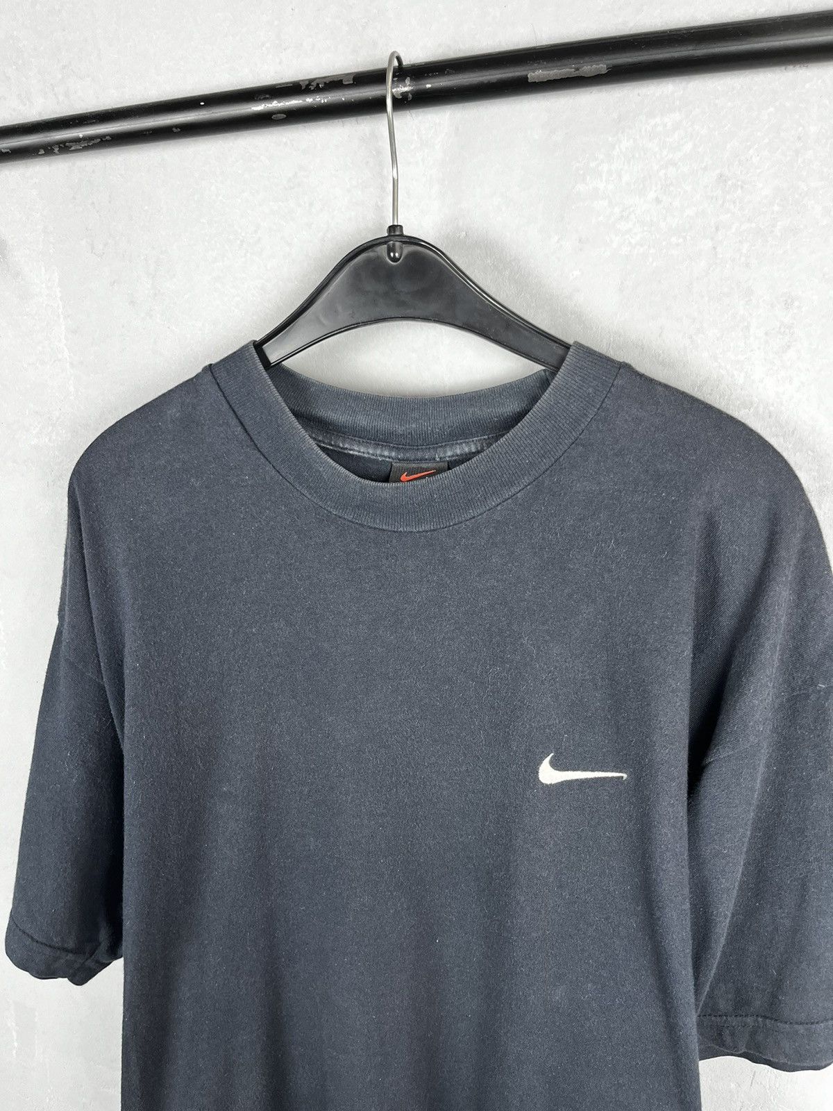 Nike × Vintage Nike black t shirt vintage 90s Size US L / EU 52-54 / 3 - 2 Thumbnail