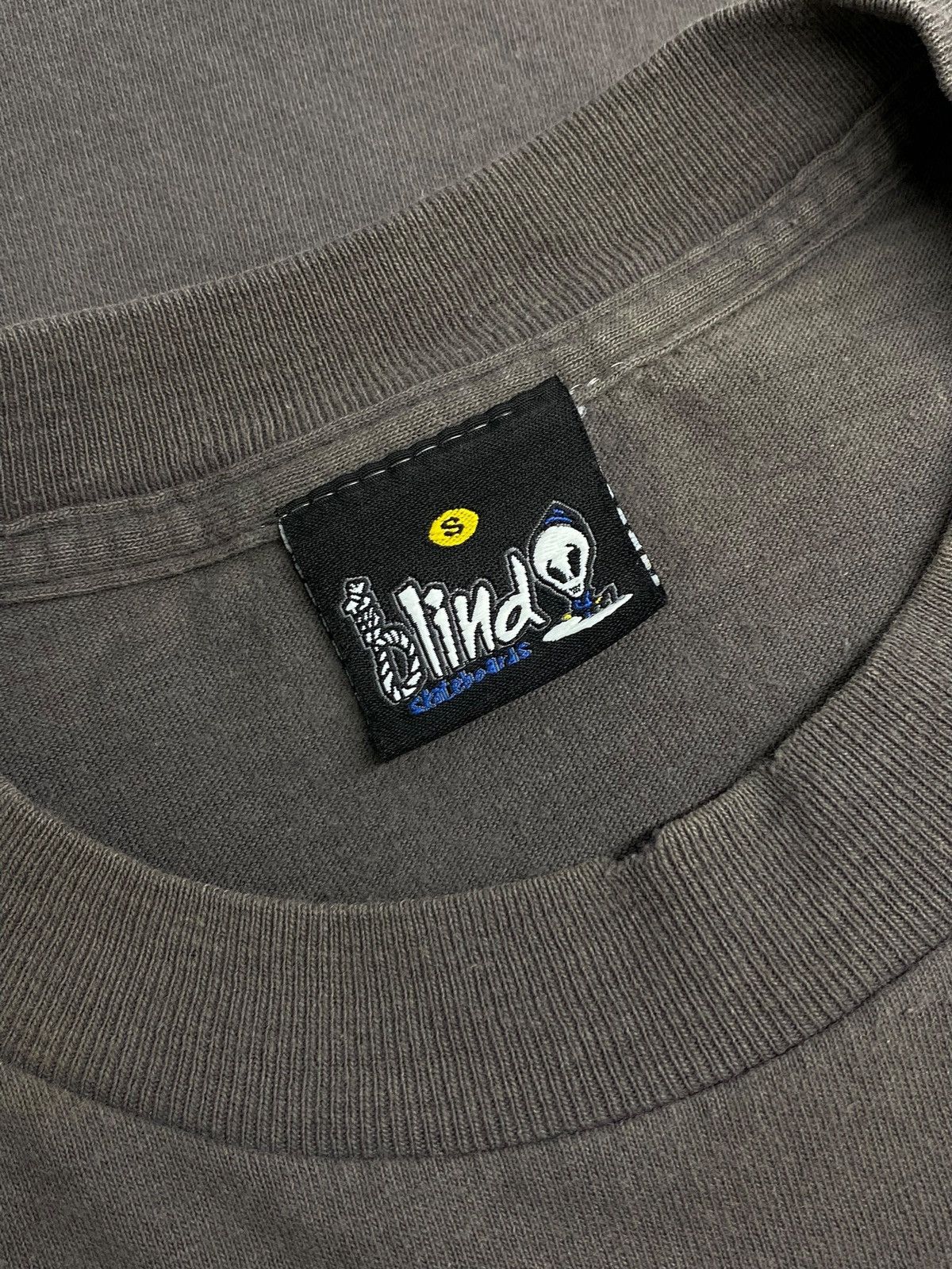 Blind Skateboards 🔥 VINTAGE BLIND SKATEBOARDS USA DISTRESSED T-SSHIRT HOOK UPS Size US S / EU 44-46 / 1 - 14 Thumbnail