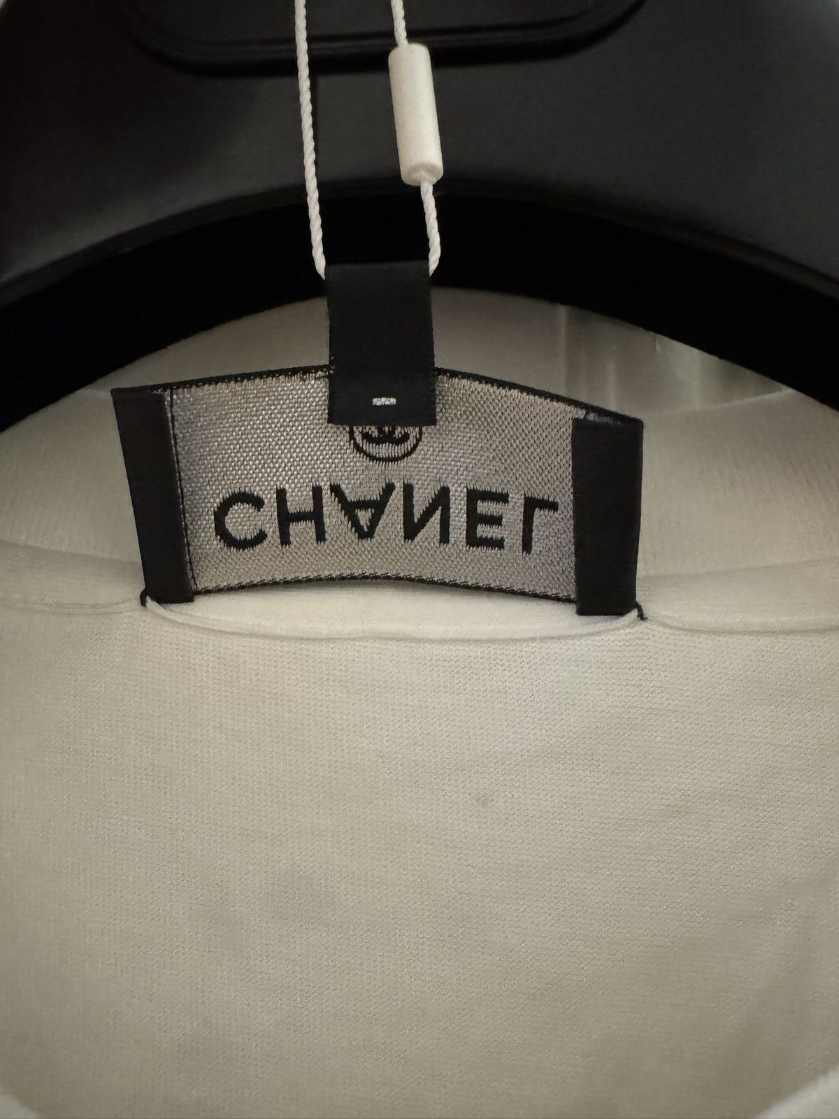 Chanel Chanel x pharrel longsleeve Size US M / EU 48-50 / 2 - 11 Thumbnail