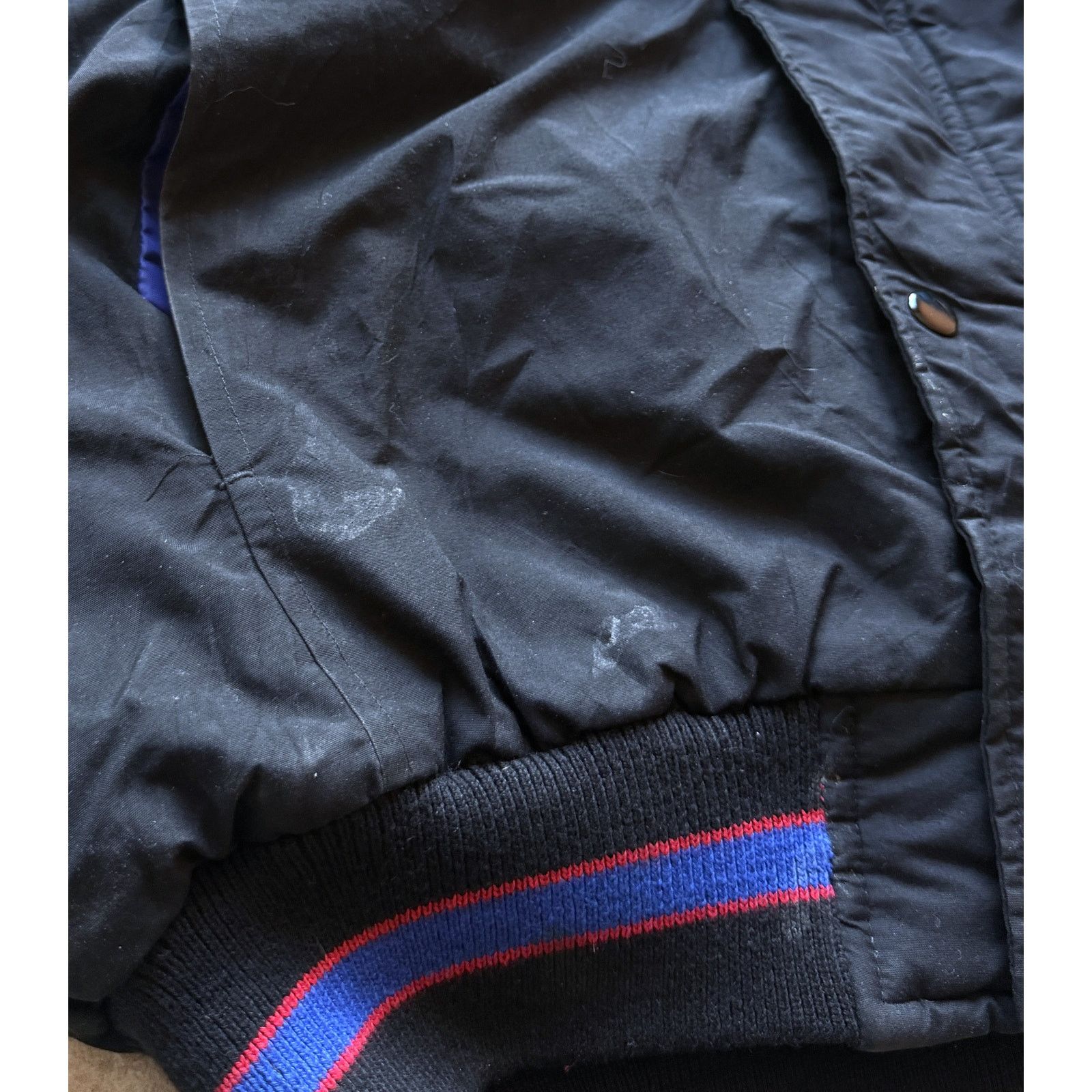 NBA × Starter New Jersey Nets 90s STARTER puffer L blk red NBA vintage Size US L / EU 52-54 / 3 - 7 Thumbnail