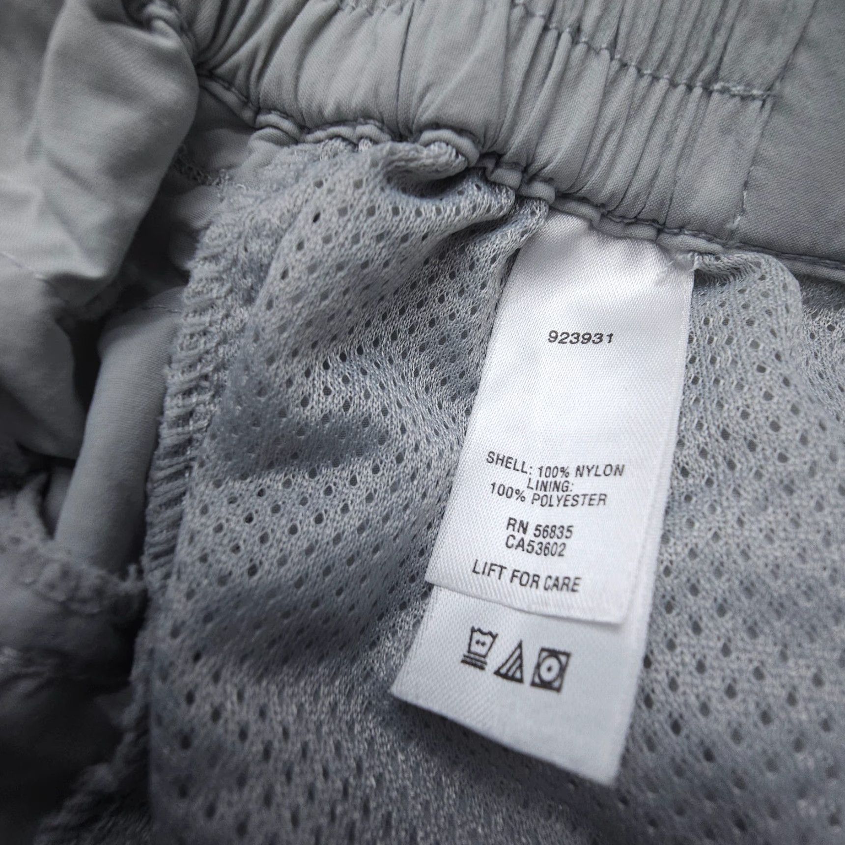 Vintage Cabela's Casuals Convertible Pants Womens 18 Silver Light Hiking Zip Off Fishing Size 40" / US 18 - 6 Thumbnail