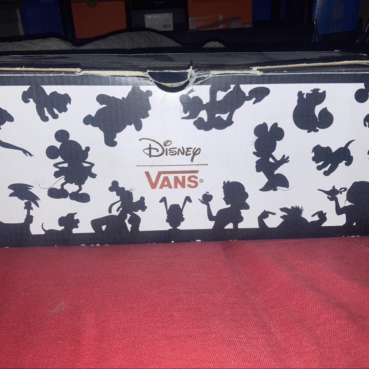 Disney × Vans Winnie the Pooh Vans Size US 10 / EU 43 - 2 Thumbnail